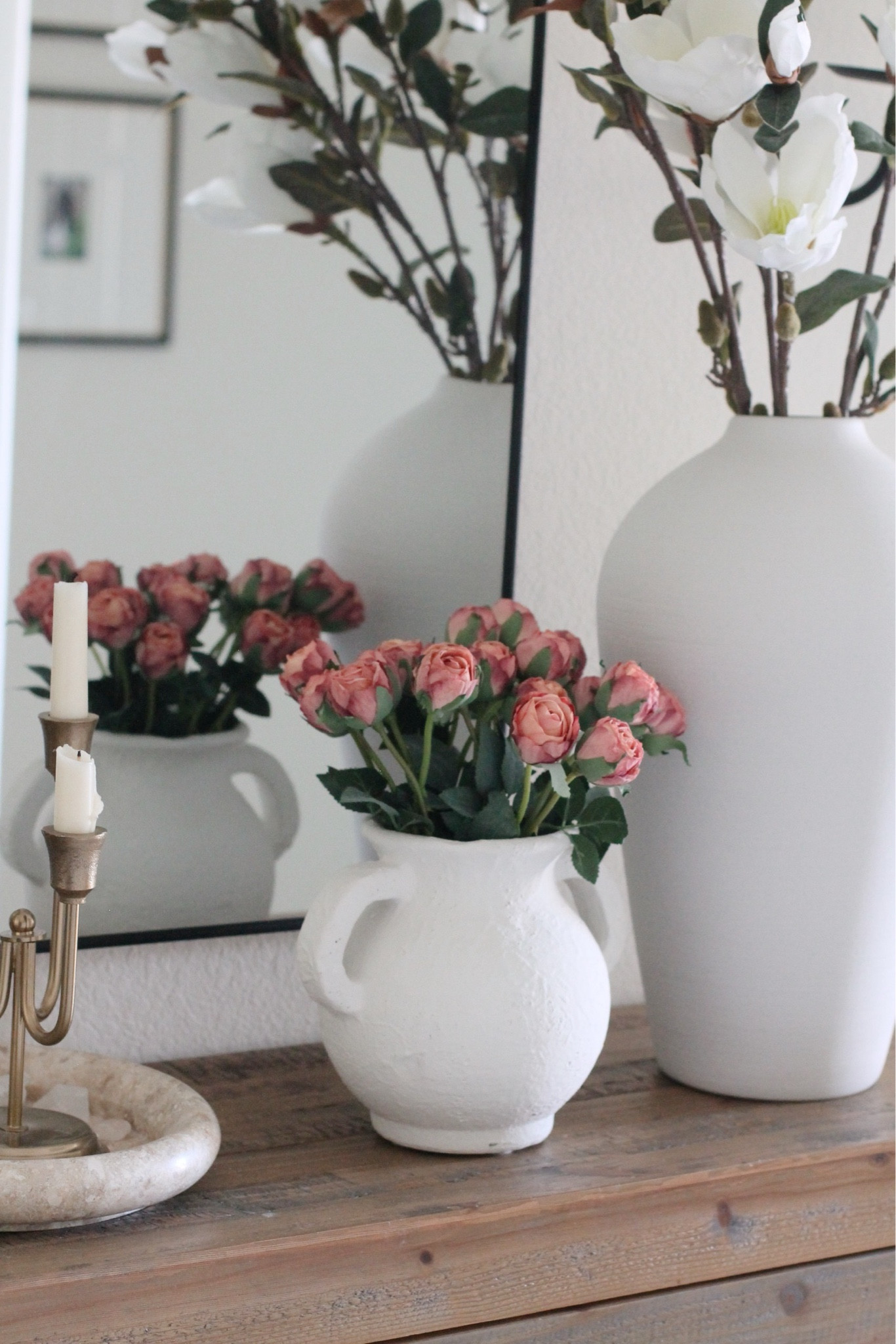 
Spring entryway decorating ideas
Neutral tones 
Modern organic 
Flowers and stems 
Roses, magnolia, eucalyptus
Vintage vase
Stone elements
Long mirrors
Wood console
Gold candelabra
Dried faux roses realistic 
Candle wall sconce
White vases
Black and white entryway
Crystals and stones 


#LTKSeasonal #LTKFindsUnder100 #LTKHome