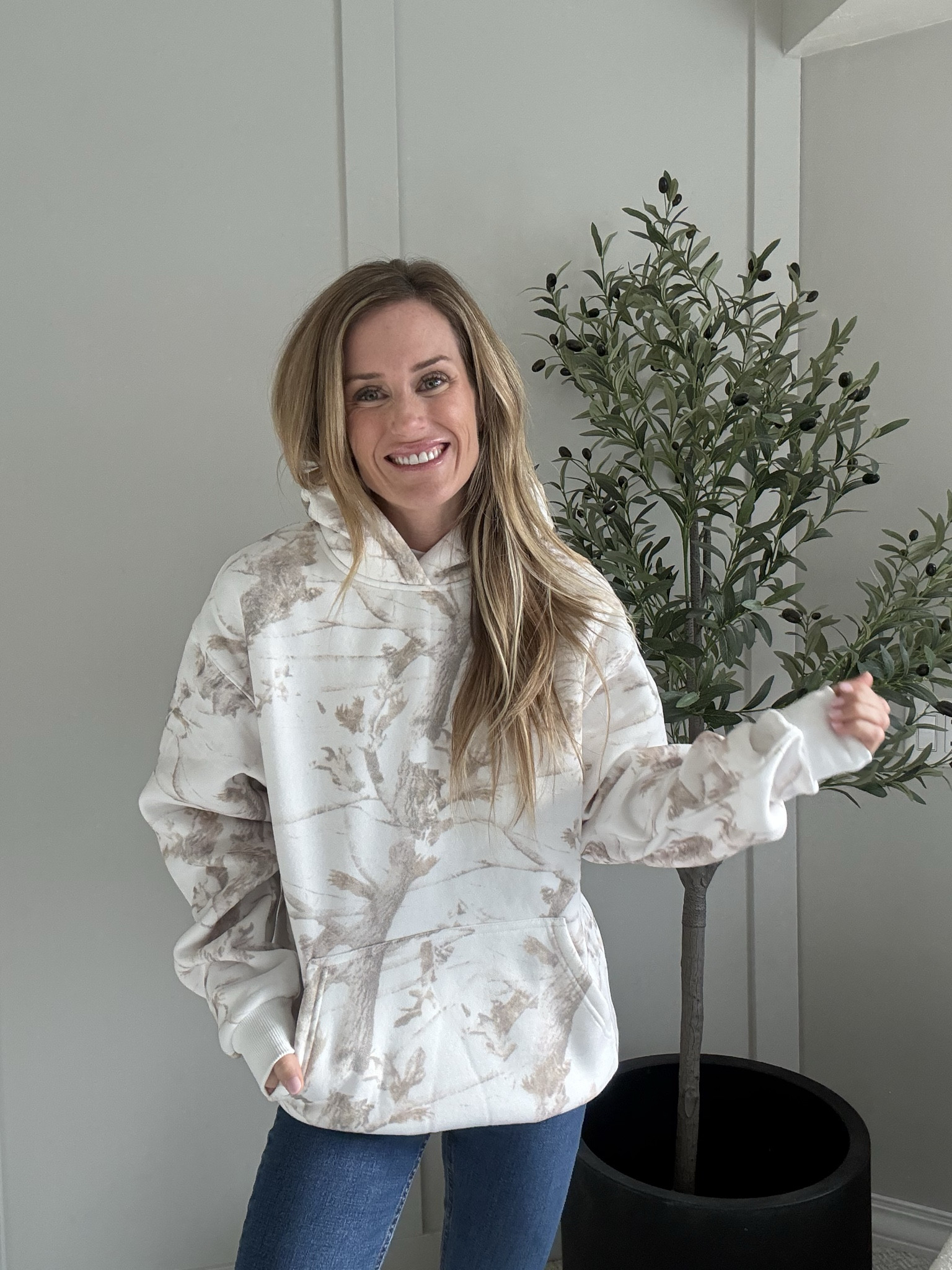 Camo oversized hoodie  
Wearing size XS 
Airplane hoodie
Comfrt sweatshirt 
Travel hoodie
Comfrt 

#LTKootd #LTKTravel #LTKmomlife