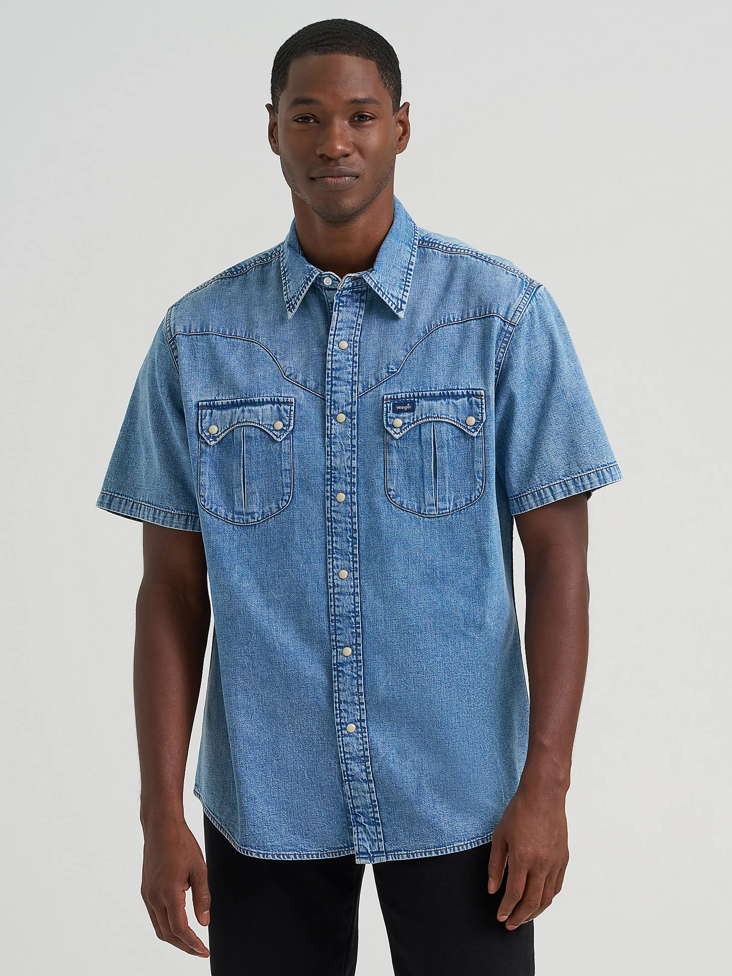 Vintage-Inspired Sculpted Yoke Denim Snap Shirt | Wrangler