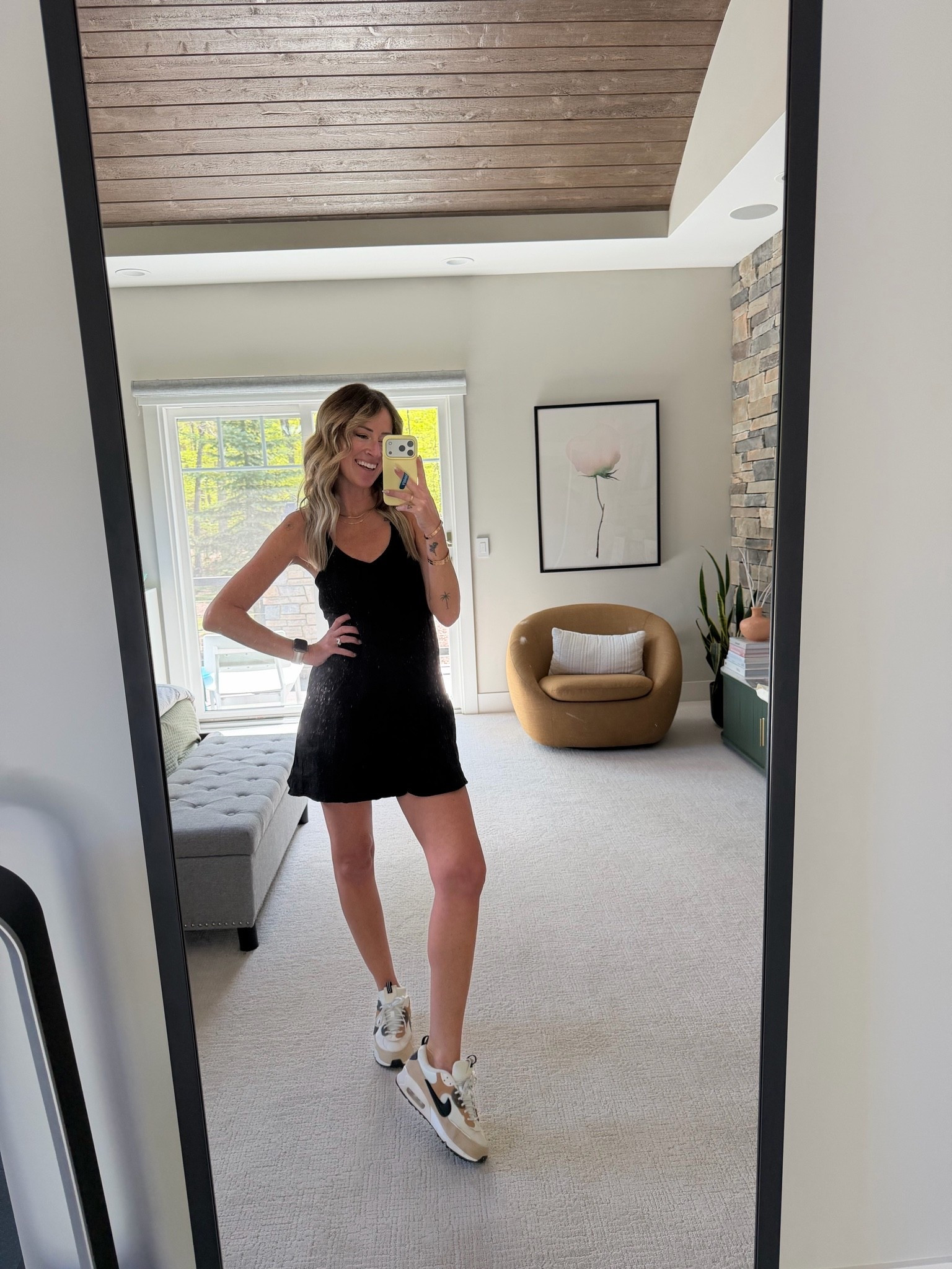 Sporty mom outfit 
Black athletic dresses for moms