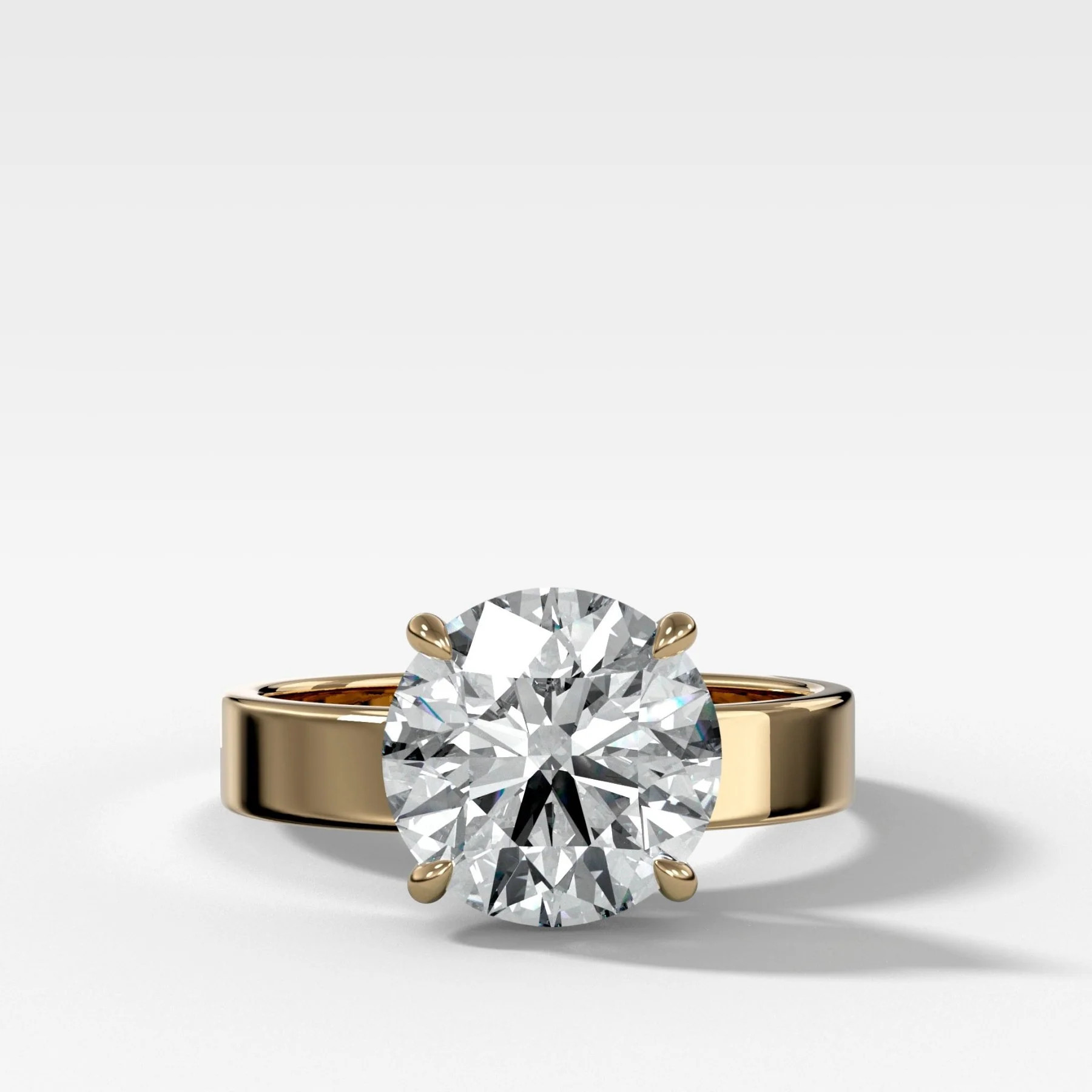 Finest Solitaire Engagement Ring With Round Brilliant Cut Diamond - Yellow Gold / 14k | Good Stone