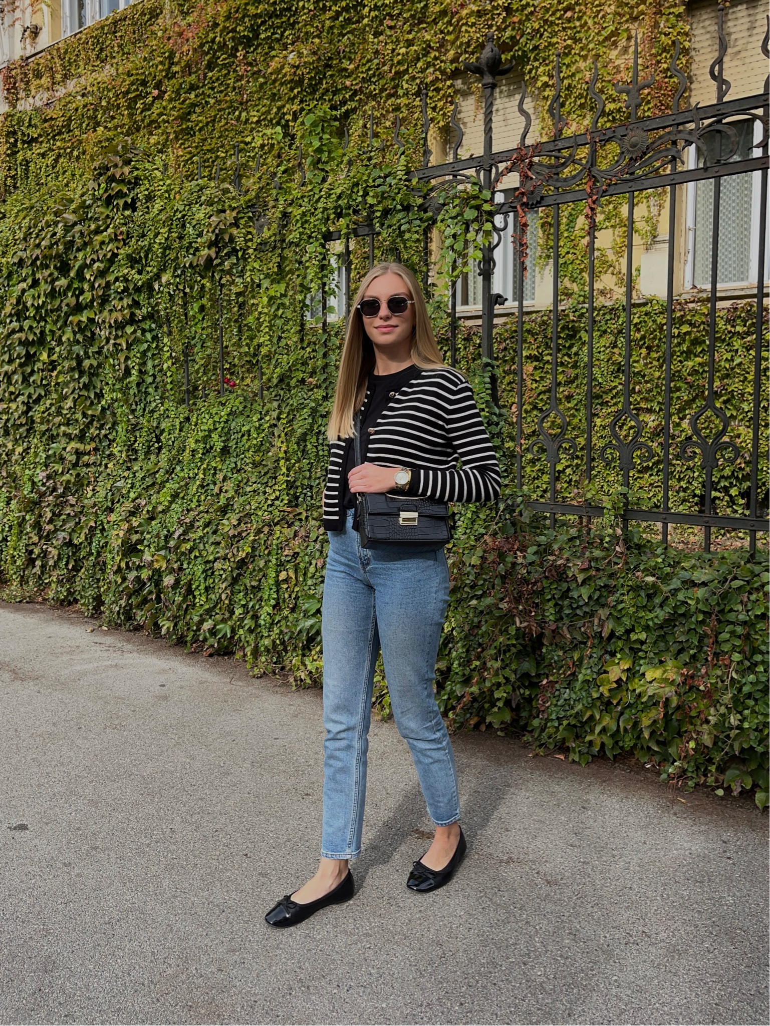 Simple staple 🖤👖🥿

#LTKstyletip #LTKsalealert #LTKshoecrush