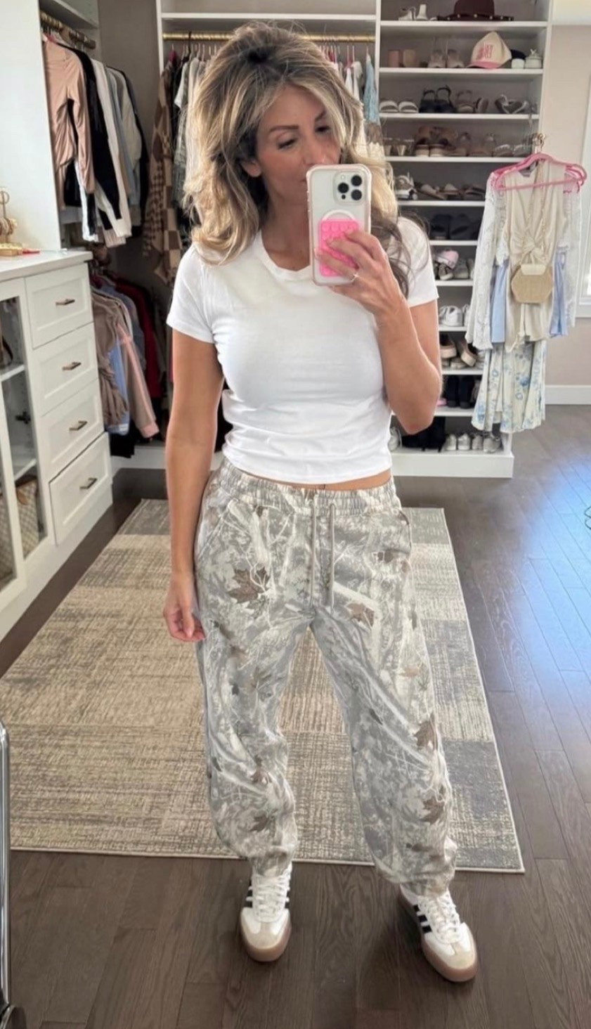 Love these pants!!

#LTKgrwm #LTKdayinmylife #LTKootd