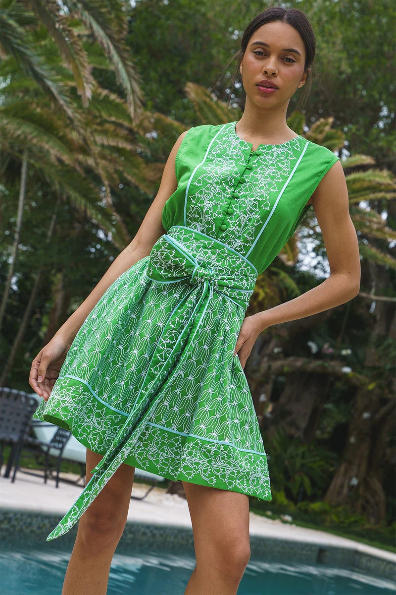 Jewel Neck Sleeveless SUE SARTOR Flounce Mini | Kelly Green Lily of th | SUE SARTOR