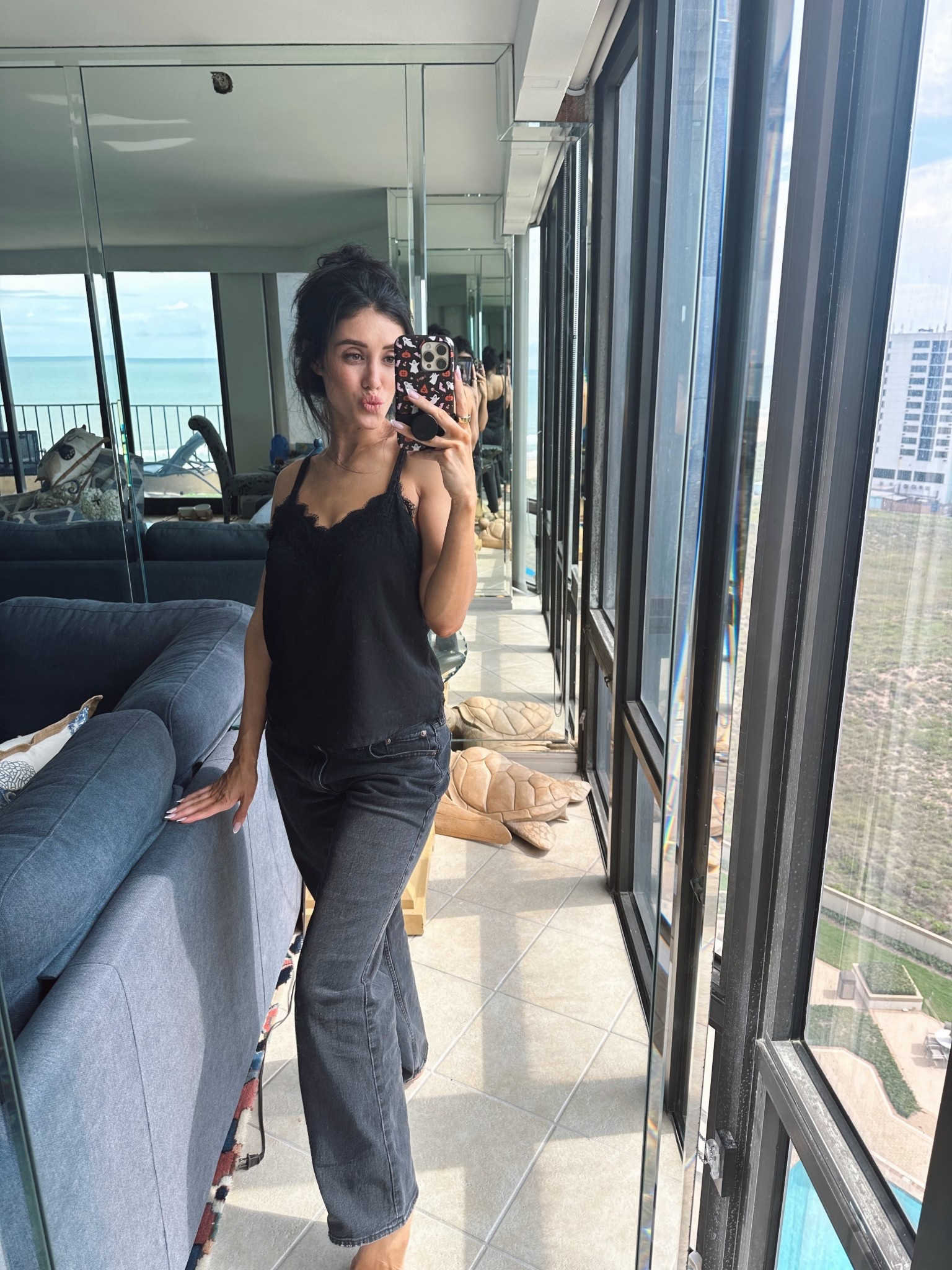 All black fall outfit

Black jeans, black tank top, all black outfit, fall outfit, causal outfit, wide leg jeans, low rise jeans, large claw clip, long hair claw clip, Texas outfit, spooky outfit, Halloween outfitt

#LTKFallSale #LTKSeasonal #LTKFindsUnder100