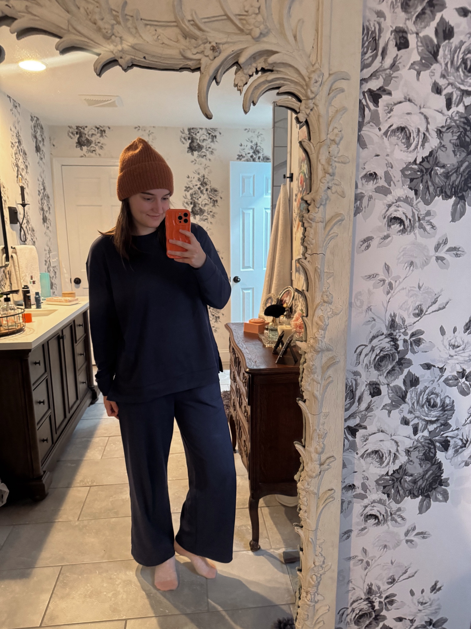 Work from home ootd! This set will arrive by Christmas if you order before 12/18!