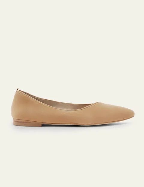 Julia Pointed Flats | Boden (UK & IE)