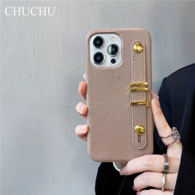 Capa de couro Metal Gold Name Pulseira, capa inicial personalizada, iPhone 14 Pro Max, 13, 12, 11... | AliExpress (US)