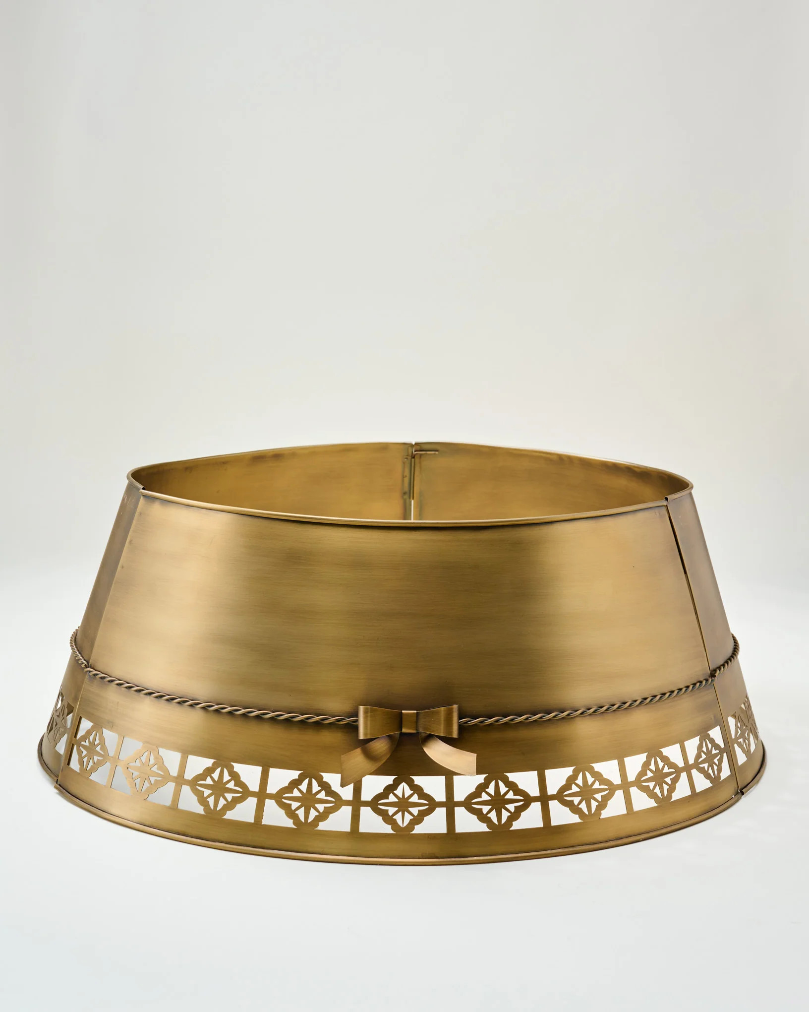 Clara Brass Bow Tree Collar | Magnolia