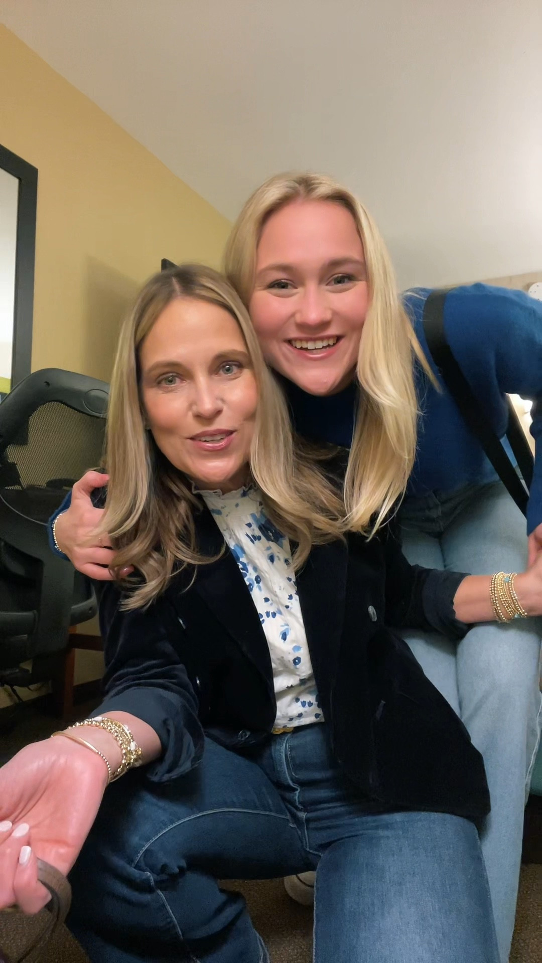 Go Blue! Travel Day OOTD!
#over50style #over40style #midsizestyle #goblue #traveloutfit #ootd

#LTKover40 #LTKstyletip #LTKmidsize