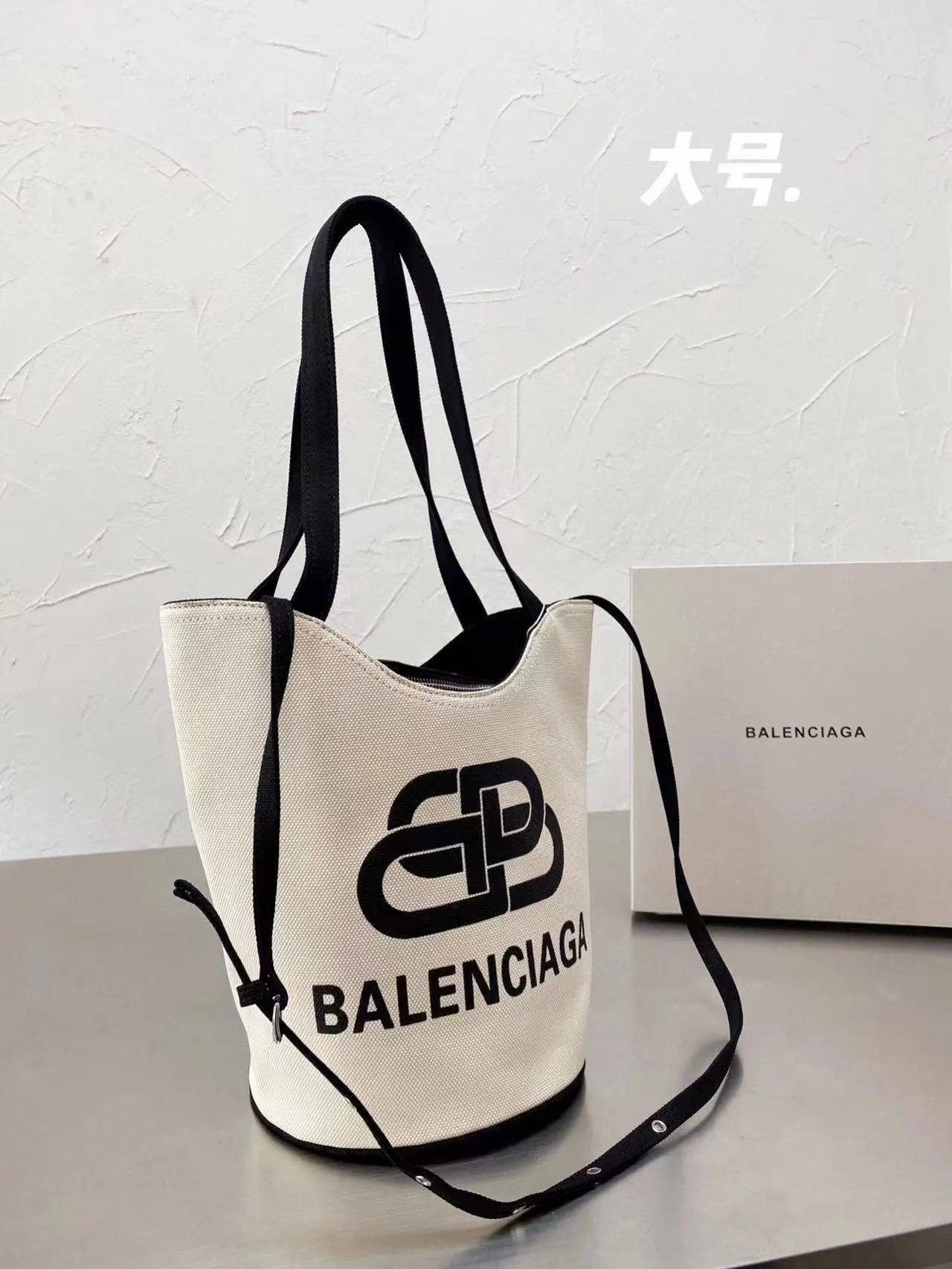 DUPE Luxury Designer Bucket Bag Famous Brand Fashion Light Small Shoulder Bag Diagonal Span From ... | DHGate