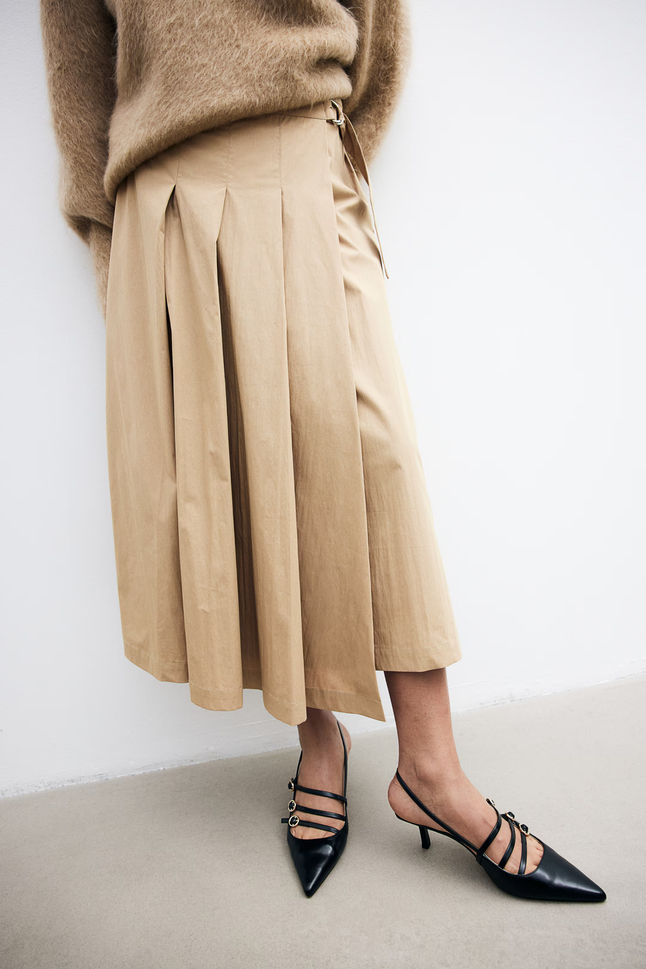 Pleated wrap skirt - High waist - Midi - Beige - Ladies | H&M GB | H&M (UK, MY, IN, SG, PH, TW, HK)
