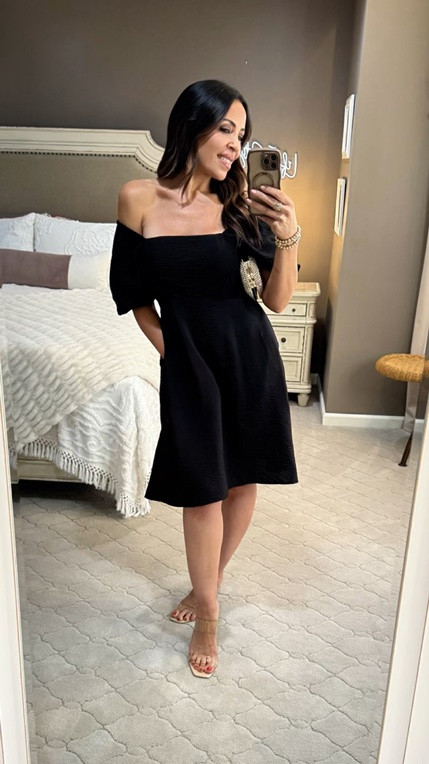 POV: You need a wedding guest dress and your budget is $20! 🤫 Yes, you read that right! You do NOT need to spend a fortune to look absolutely elegant and classy for your next event. This stunning off-the-shoulder black dress is a total steal from Walmart and it even has pockets! 🙌✨
#walmartstyle #weddingguestdress