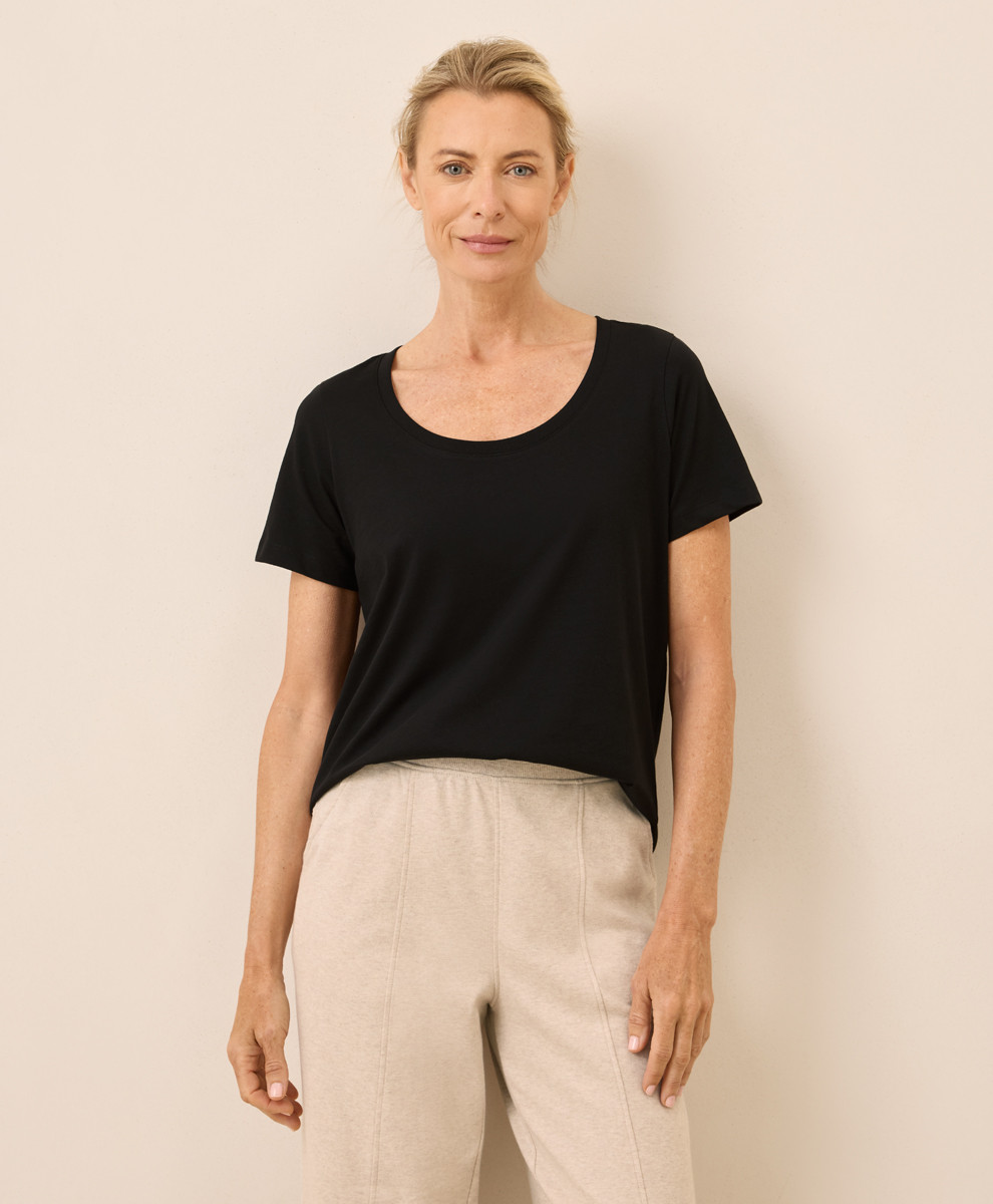 Women's Black Softspun Scoop Neck Tee S | Pact Apparel