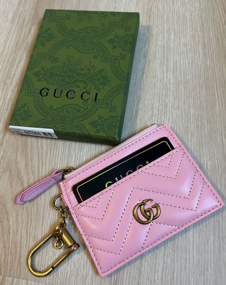 My fav ever card holder now with a keychain🙌🏼 under $50! Color is light pink NOT rose. 