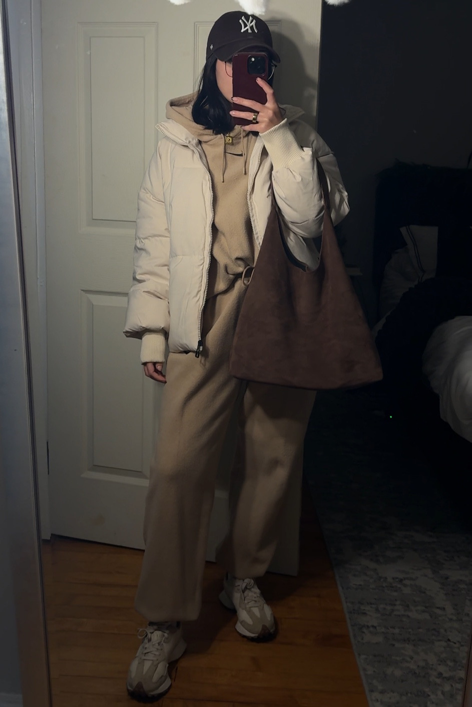 quick outfit for a mid-week costco run🧸🤎

@New Balance @Nike @Amazon @Yankees 

#costcorun #costcochic #costcooutfit #errandsoutfit #fitcheck #fallfit #cozyfits #cozyoutfit #runerrandswithme #groceryoutfit #groceryrun #midweeklook #fallcozyoutfits #nike #sweatset #sweatpants #newballance 

#LTKStyleTip #LTKShoeCrush #LTKItBag