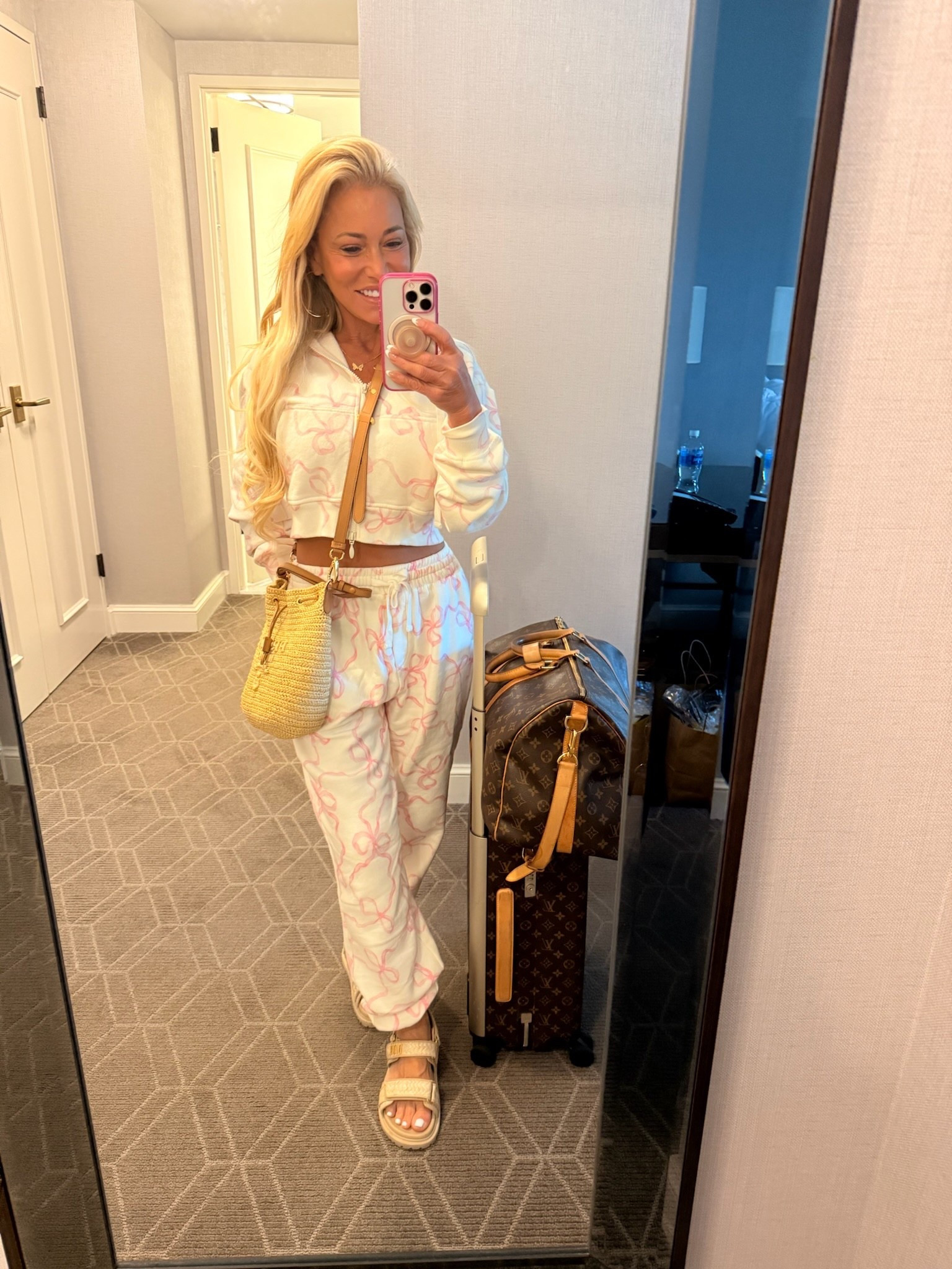 I always love a good pair of sweats! This is my new fave. Comfy and cute.

#pink #set #sweatsuit 

#LTKStyleTip #LTKOver40 #LTKSeasonal