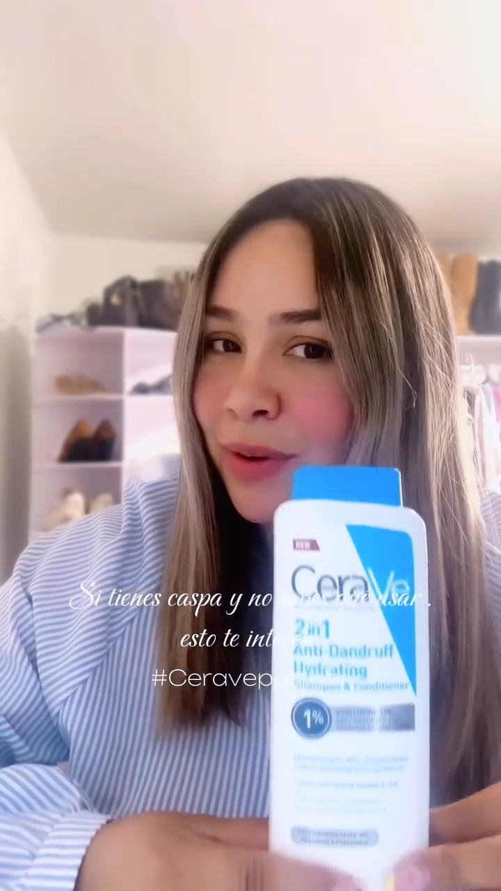 Wash day pero fácil 🤍✨

Limpia el cuero cabelludo, ayuda con la caspa y lo cuida sin resecar... mientras deja el pelo hidratado, 
Perfecto si quieres algo rápido pero efectivo.

¿Lo probarías?

@cerave #ceravepartner 
#GiftedByCeraVeHaircare #washday #haircare #beautytips haircare wash day cuidado del Cabello Cerave shampoo 2 en 1 beauty tips beauty hair

#LTKgrwm #LTKBeauty #LTKmorningroutine