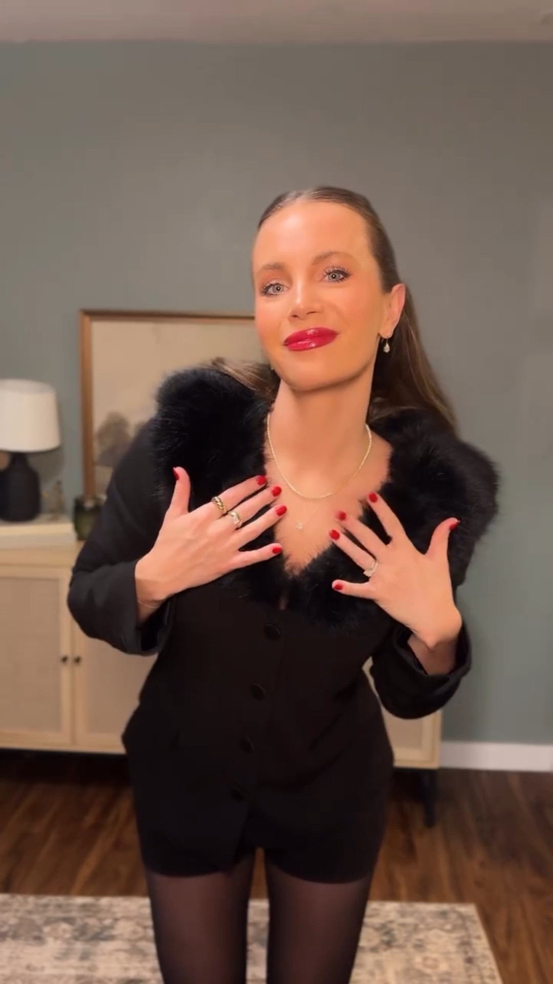 GRWM for a Holidate night out! ♥️🥂🎄Loving this all black look with a bold red lip💋Comment shop for links to all my products! 

#grwmreels #holidayoutfitideas #newyearsoutfit #ootd #datenightoutfit