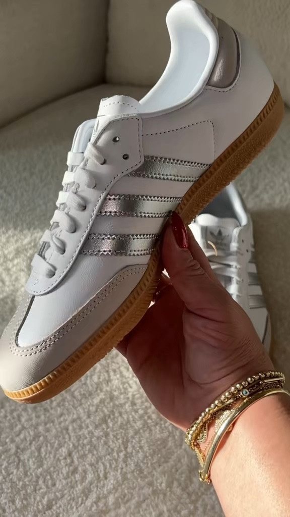 The prettiest, comfiest, neutral sneaker!

#LTKShoeCrush #LTKOver40 #LTKActive