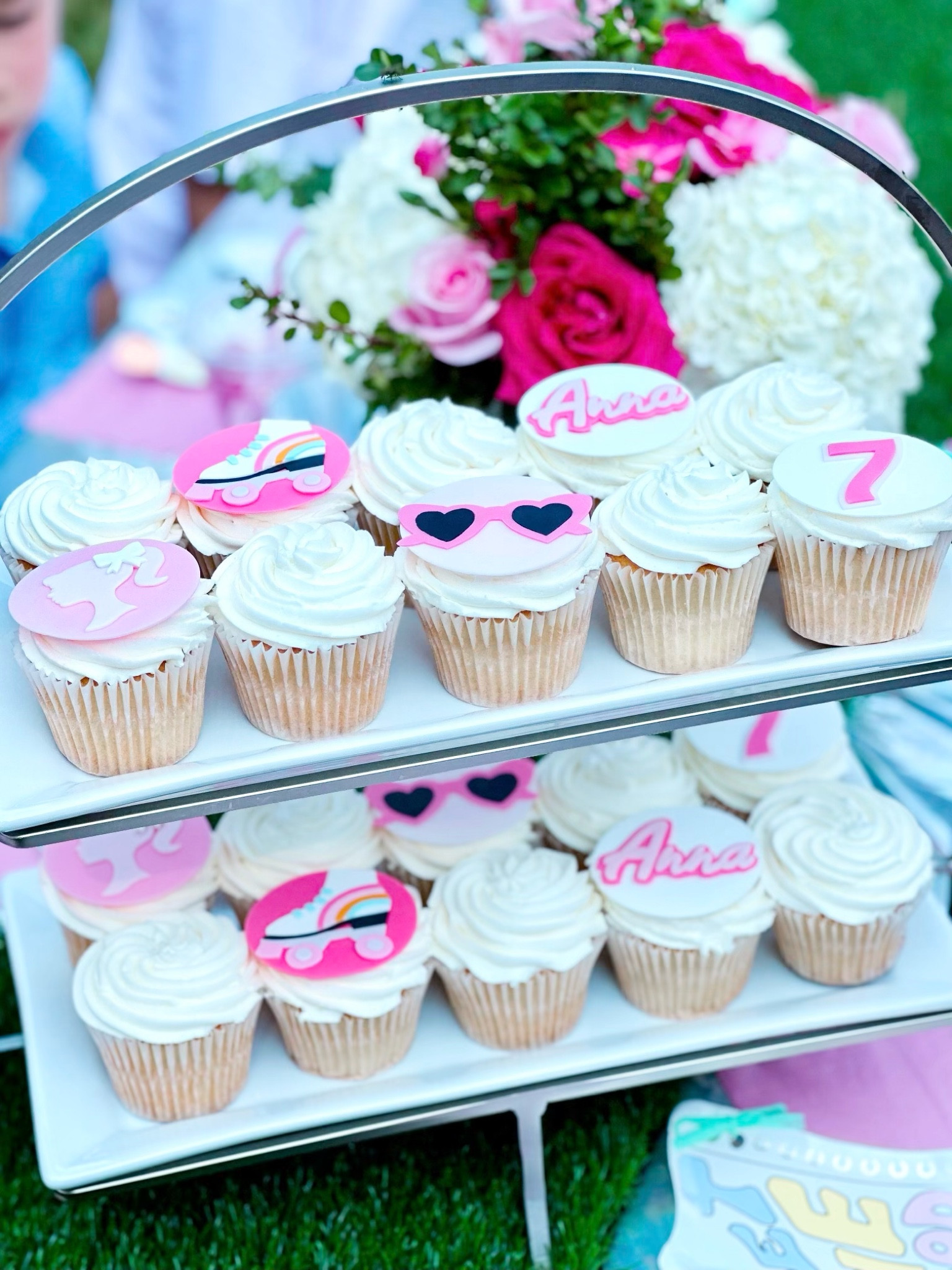 Barbie Party Details

Linking my favorite serving stand, cupcake toppers used.

Flowers I arranged from Trader Joe’s, cupcakes are from Publix