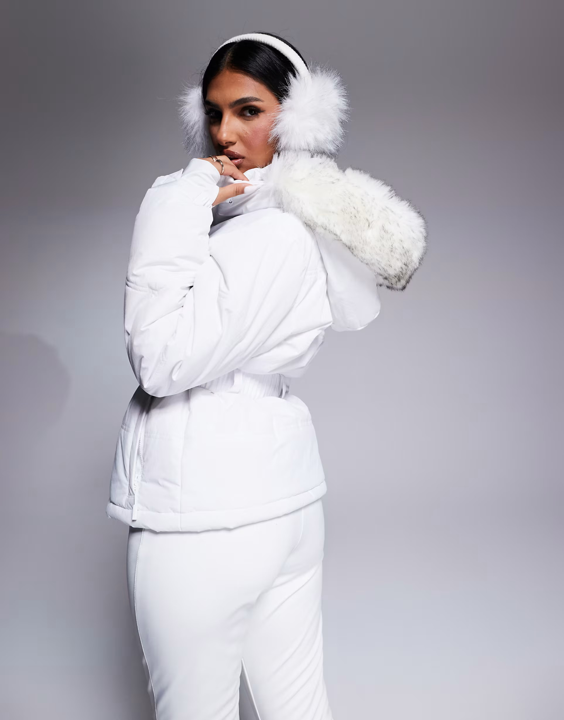 ASOS 4505 Ski water repellent insulated ski jacket in white | ASOS (Global)