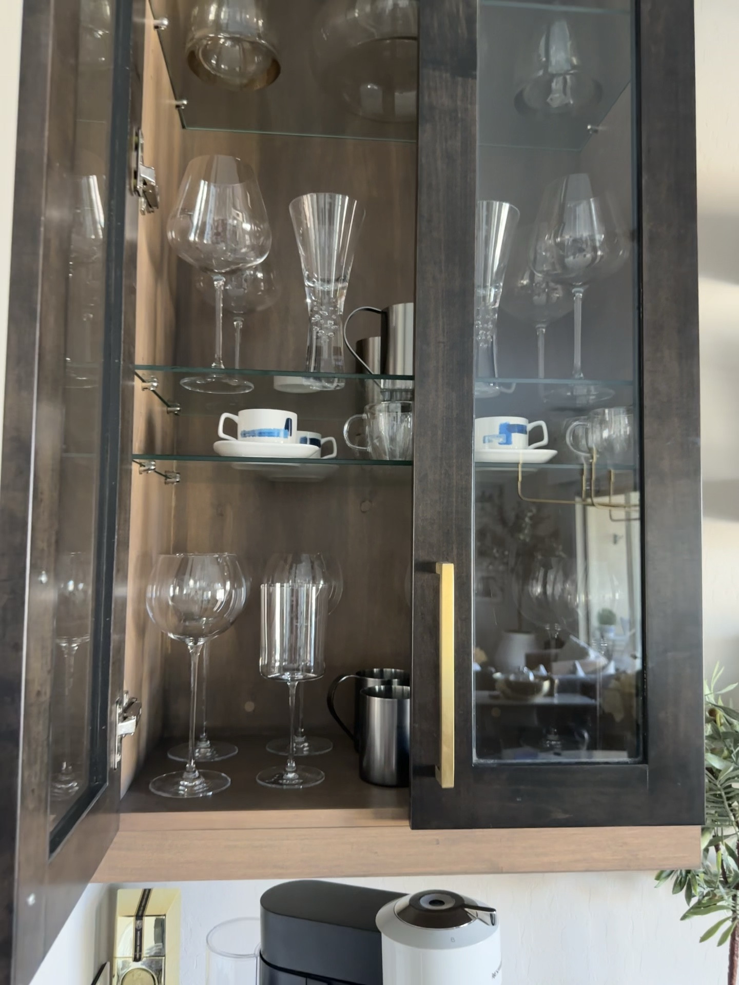 Stocking and restocking all drinkware for spring and summer. Do you do this?
#CrateandBarrel 
#PotteryBarn 

#LTKhome #LTKsalealert