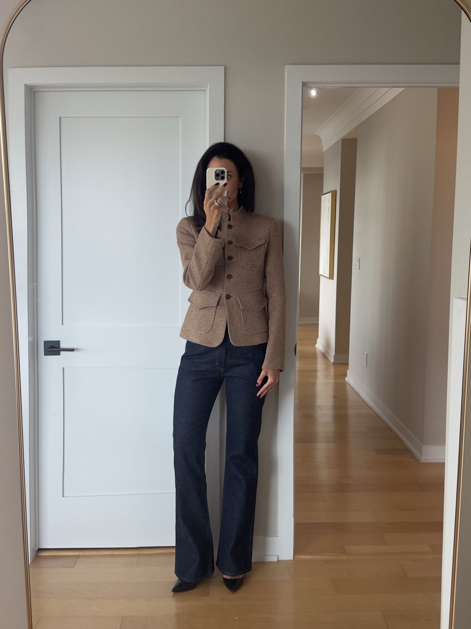 Loving the style and cut of this tweed jacket! Looks so chic with dark denim or trousers 

Jacket- size 4 
Denim- size 26 

#LTKfall #LTKjeans #LTKcanada