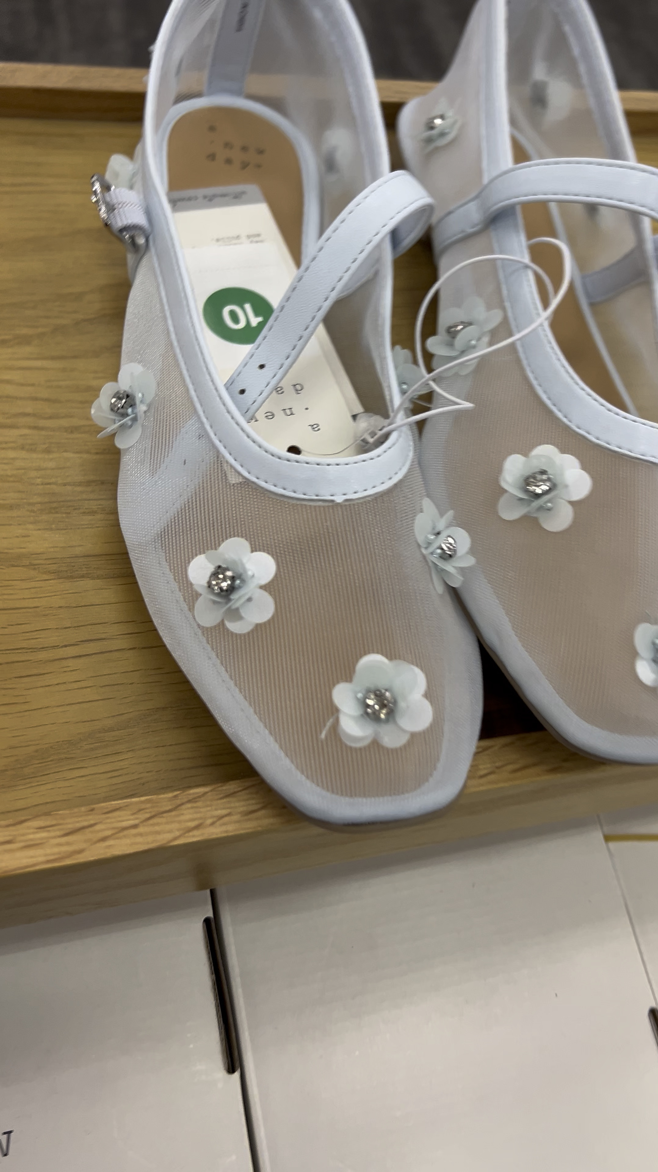  ✨Tap the bell and ❤️ for over 40 fashion, midlife style, midsize fashion and luxury looks for less. 

Target new arrivals, spring sandals, mesh, floral

👑"Helping you look good, feel good!" - Lindsey Denver


Flip-flops Strappy sandals Wedge sandals Gladiator sandals Platform sandals Espadrille sandals Slide sandals Slingback sandals Ankle strap sandals Thong sandals T-strap sandals Lace-up sandals Chunky sandals Mule sandals Birkenstock sandals Jelly sandals Slip-on sandals Cork sandals Peep-toe sandals Metallic sandals Embellished sandals Flat sandals Heeled sandals Sport sandals Huarache sandals Striped sandals Beaded sandals Printed sandals Leather sandals Fringe sandals

Follow my shop @Over40andmidlife on the @shop.LTK app to shop this post and get my exclusive app-only content!

#liketkit 
@shop.ltk
https://liketk.it/55dho

Follow my shop @Over40andmidlife on the @shop.LTK app to shop this post and get my exclusive app-only content!

#liketkit #LTKMidsize #LTKOver40 #LTKShoeCrush
@shop.ltk
https://liketk.it/55djS