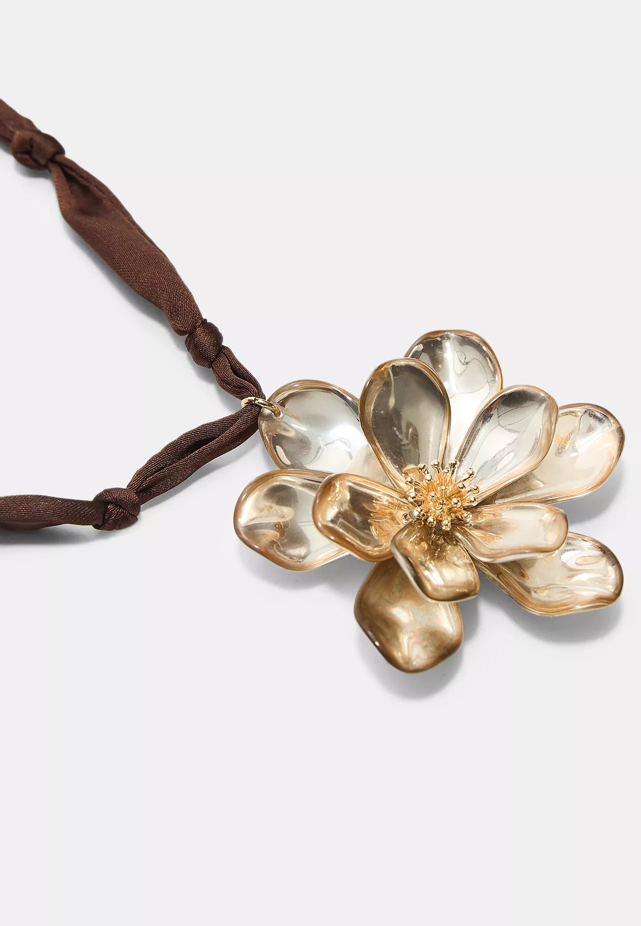 Floral cord necklace | Stradivarius (UK)