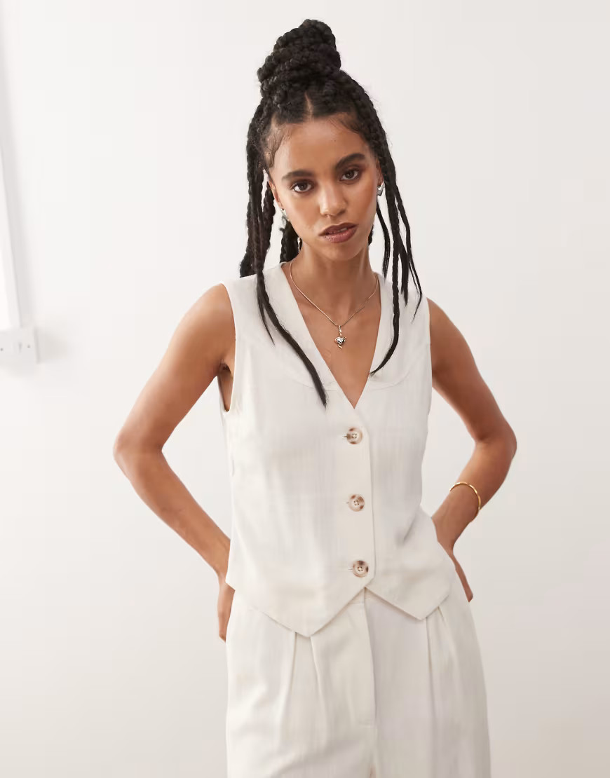 Reclaimed Vintage – Weste aus Leinenmix in Beige-Neutral | ASOS (Global)