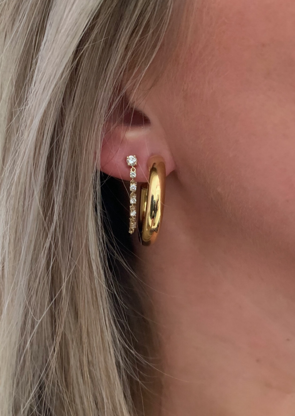 Layered earrings: diamond chains and yellow gold hoops

Hoop earrings
Ear stack
Gold jewelry
Everyday outfit
#sakspartner
#saksteam

#LTKStyleTip #LTKParties #LTKSaleAlert