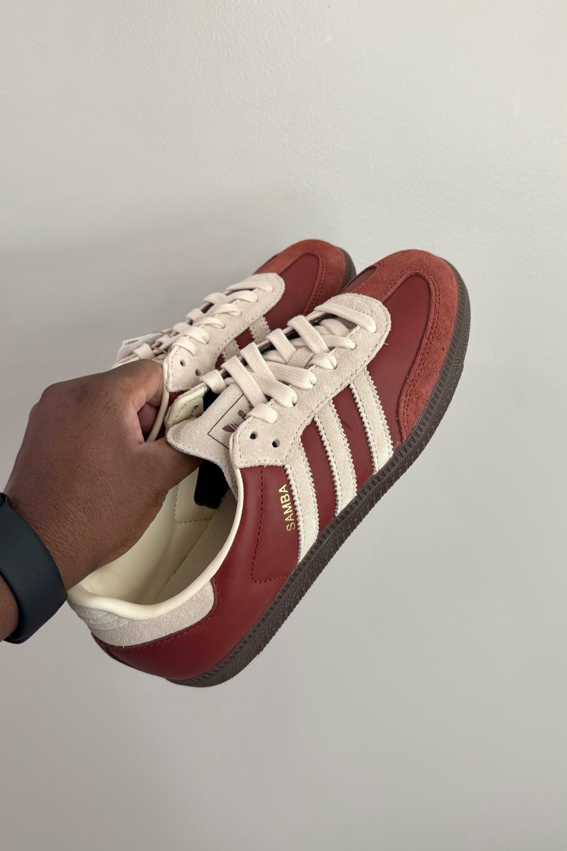 Absolutely in love with the dark red Samba ♥️