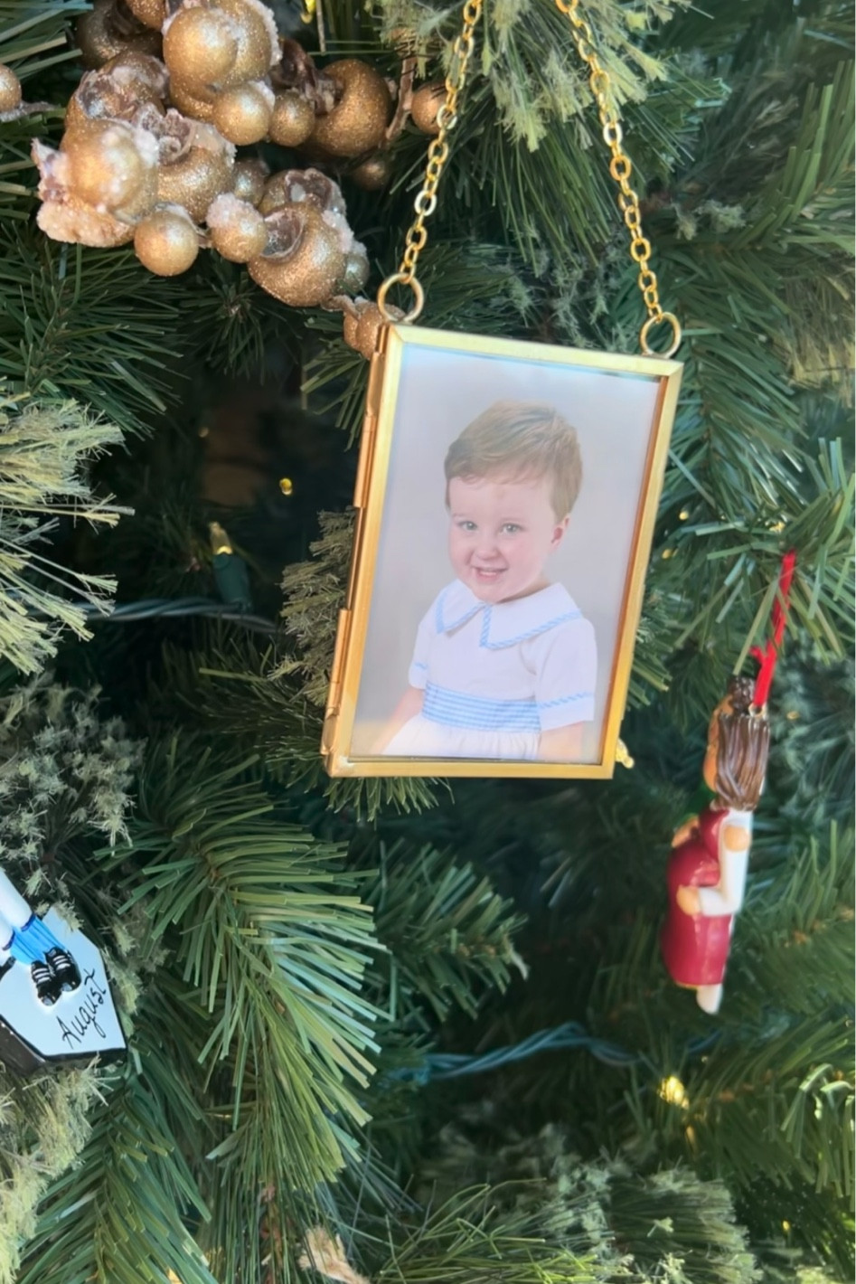 Sweet and easy Christmas ornaments. These are perfect for those little school pictures but you can also get really creative with it! What about making pressed flower ornaments? Or a special fortune from a fortune cookie? I love sentiment Christmas ornaments.

#LTKFamily #LTKHoliday #LTKSeasonal
