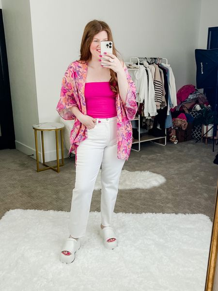 Spring outfit from old navy on sale. Love these white jeans! Size 8. Straight leg jeans. Old navy finds. 

#LTKunder50 #LTKSeasonal #LTKsalealert