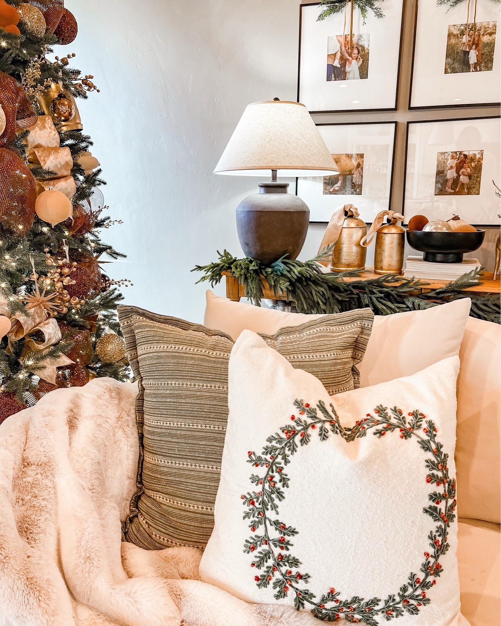 Linking some of my favorite holiday pillows!

Christmas decor | holiday decor | throw pillows | seasonal throw pillows | Christmas home decor 

#LTKHoliday #LTKSeasonal #LTKHome