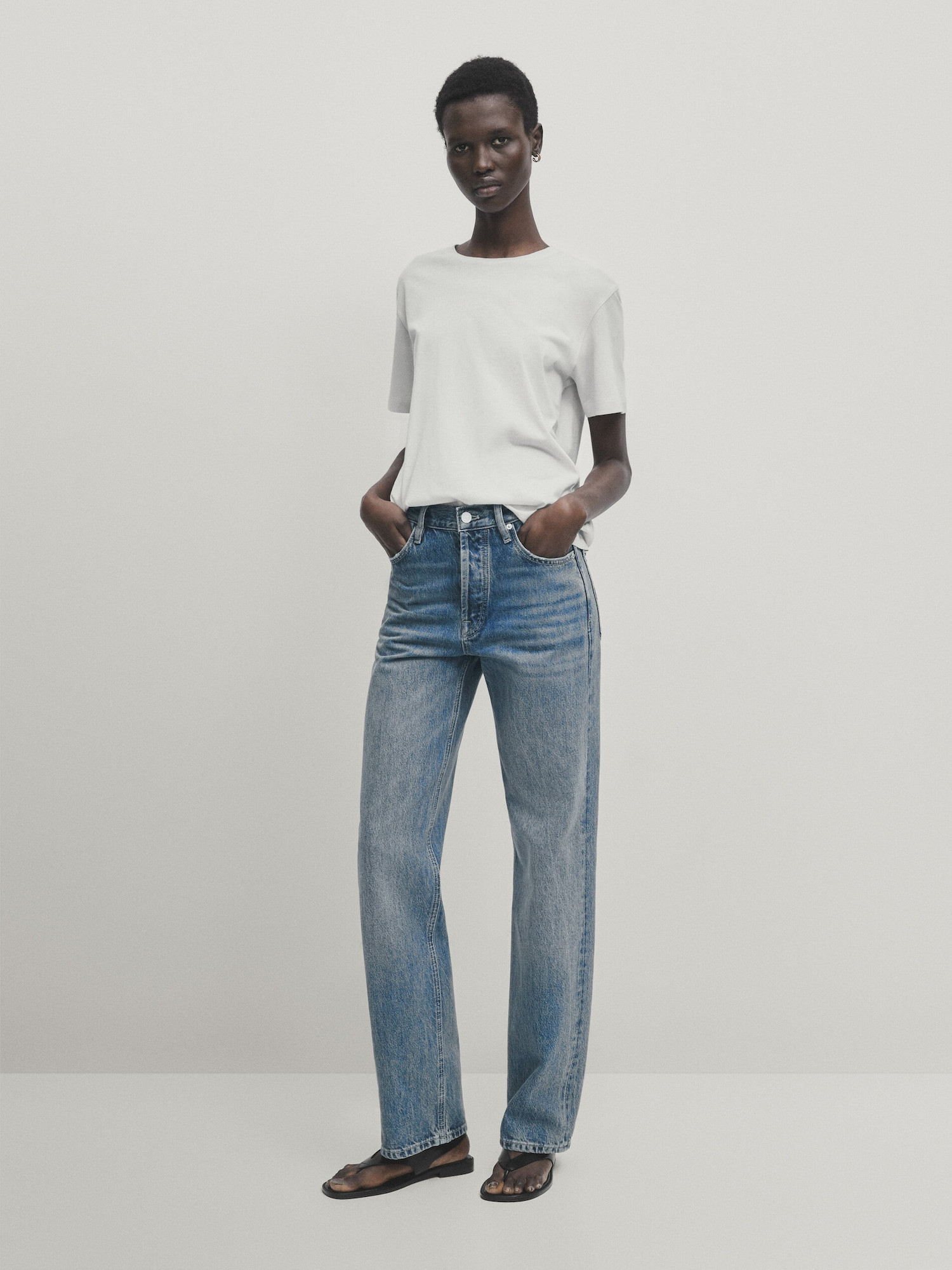 Straight fit high-waist jeans | Massimo Dutti UK