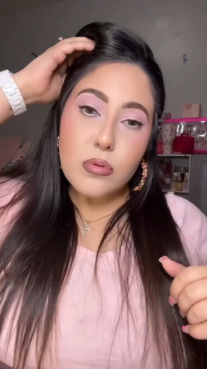 I don’t switch up my favorite products for no reason — if it’s in my routine, it’s earned its permanent spot 💅🏻 

This is my forever go-to brow routine — the combo that never misses, never flakes, and always gives polished, lifted, soft-definition brows whether I’m doing a quick face or full glam. Reliable staples >>> chasing every trend.

✨ Products doing the heavy lifting: 

@anastasiabeverlyhills — Brow Wiz (Chocolate) + Clear Brow Gel 
@imethodbeauty — Hair Like Eyebrow Pen (Dark Brown)

Precision, structure, and natural hair-like detail all in one routine — because brows frame EVERYTHING. Clean strokes, believable fullness, and locked-in hold all day — exactly how I like it.

Brands, creators, and beauty besties — what are your ride-or-die brow products right now? I’m always here to discover gems worth the hype 👀 

#ashleyangelx #microinfluencer #makeup #explorepage✨ #abhbrow