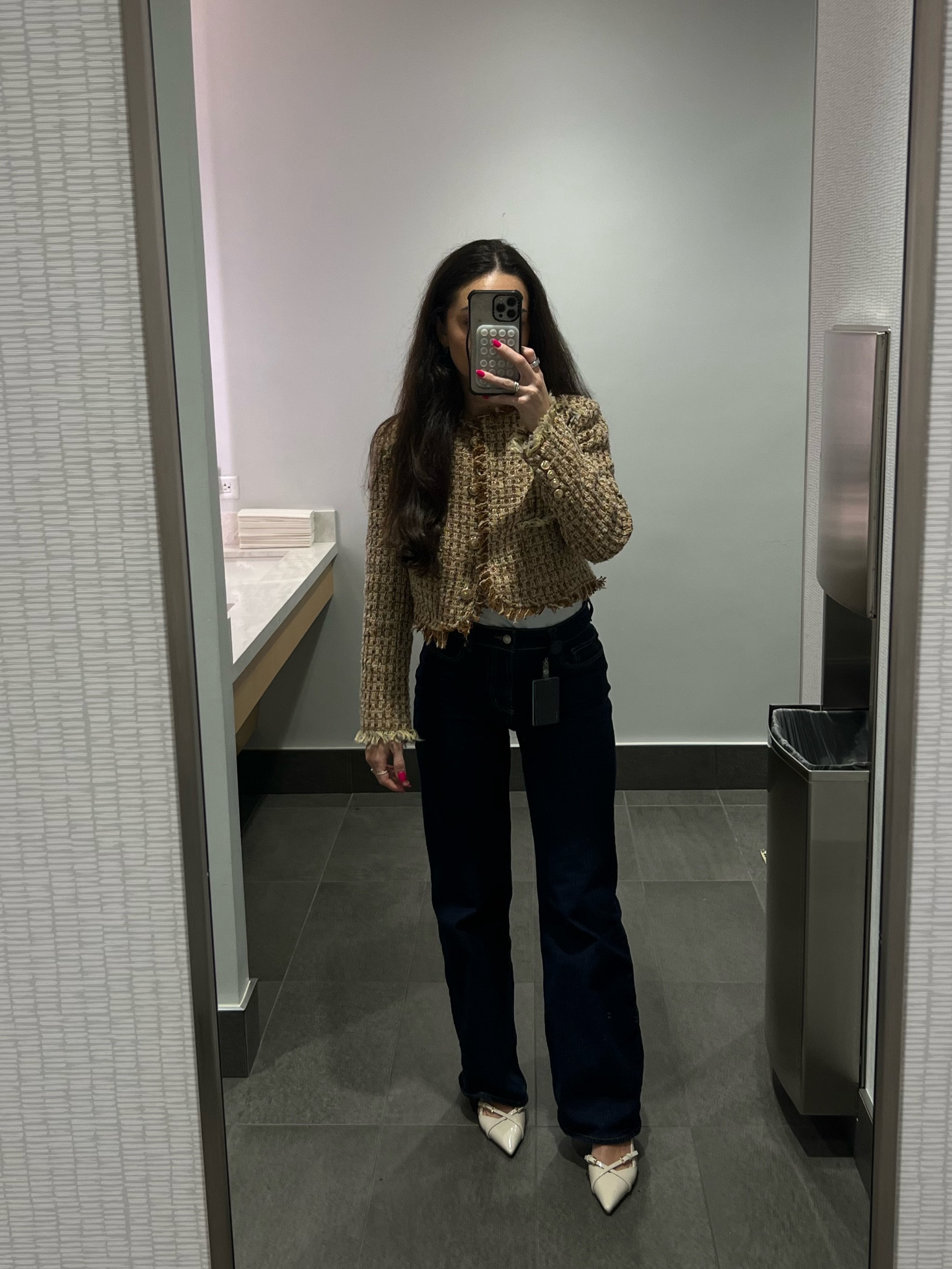 Work ootd!

Still loving these h&m dark wash jeans, they’re so classy and dress up outfits so much! This jacket was a gift and I can’t find the exact one but linking some that are nearly identical (the ones linked are the same brand as mine)

Shoes are from nakd but linking similar 

Workwear, office outfit, office ootd, business casual 

#LTKFindsUnder100 #LTKFindsUnder50 #LTKWorkwear