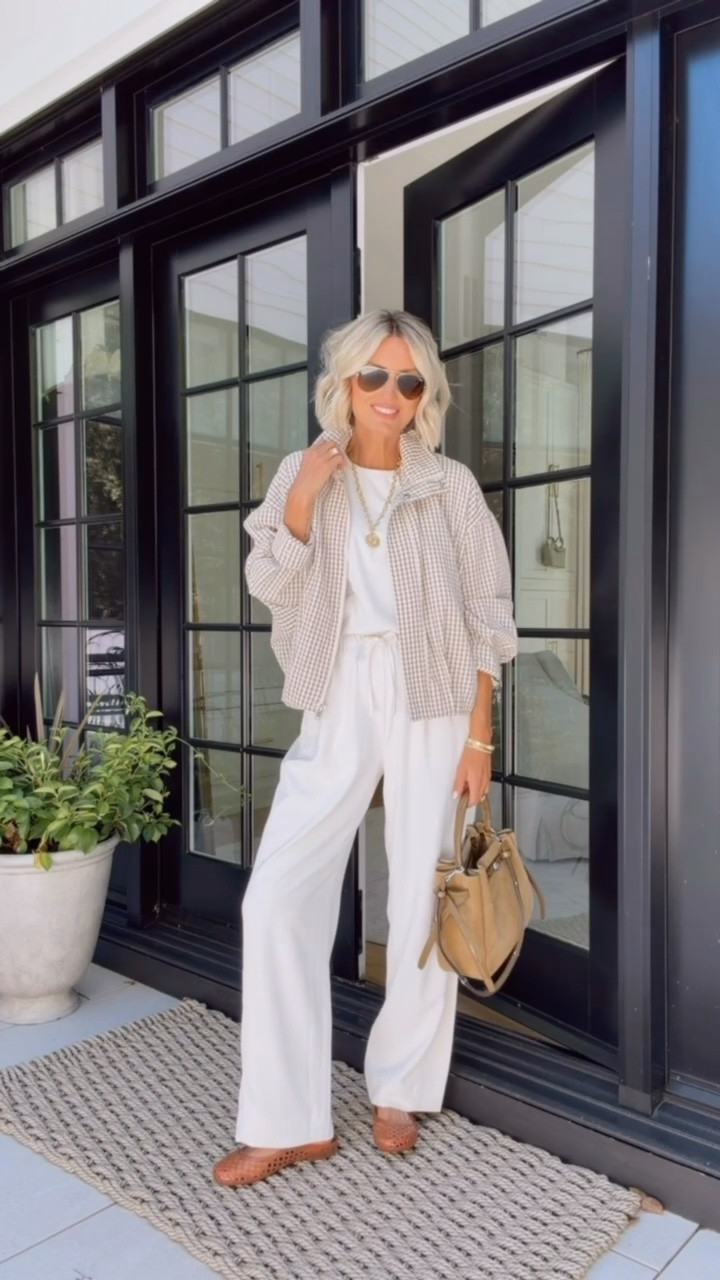 Love this simple look for traveling or running errands! These wide leg pants have been one of my favorite pants for months! Super comfortable! Wearing S!

Loverly Grey, athleisure, travel outfit, running errands look, carpool drop off outfit, pre fall outfit

#LTKSeasonal #LTKootd