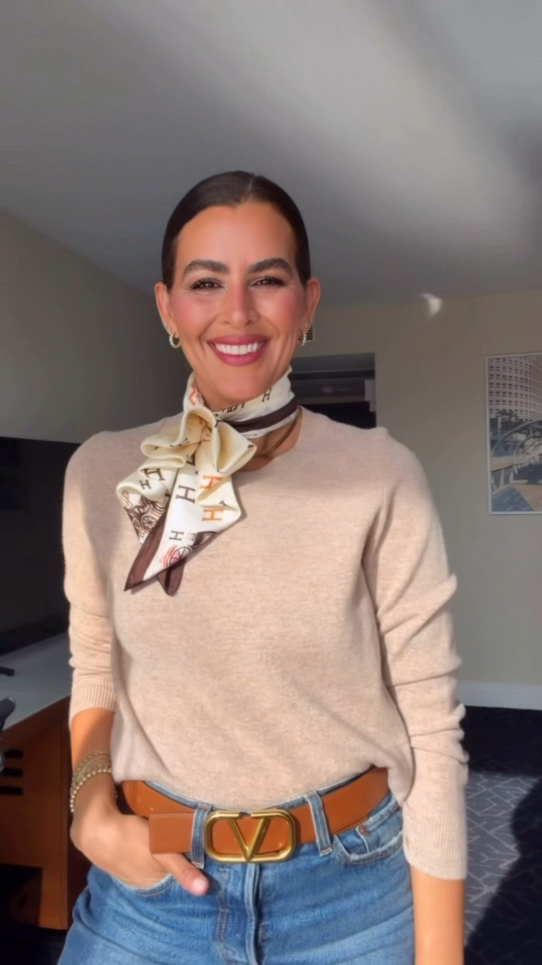 ‼️All details and sizing⬇️
👖Size 27x 30, there’s some stretch 
👚size M. Sweater size S, is super soft. Scarf is 34”x 34"
Size down in shoes, super comfy and the softest leather. 
Bag in caramel. 

#LTKFindsUnder50 #LTKOver40 #LTKootd