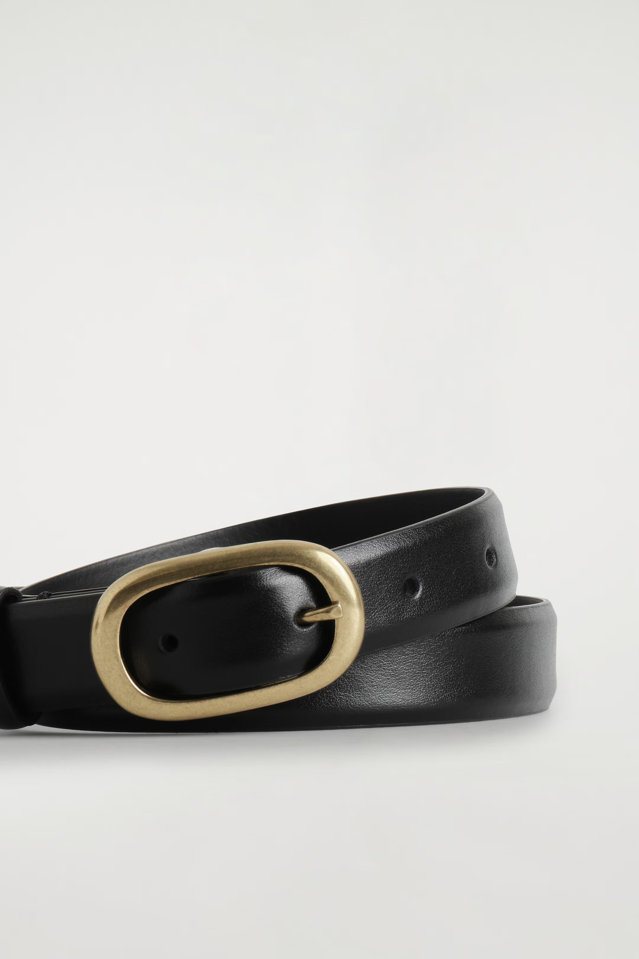 CEINTURE EN CUIR À BOUCLE OVALE - NOIR / OR | COS | COS (EU)