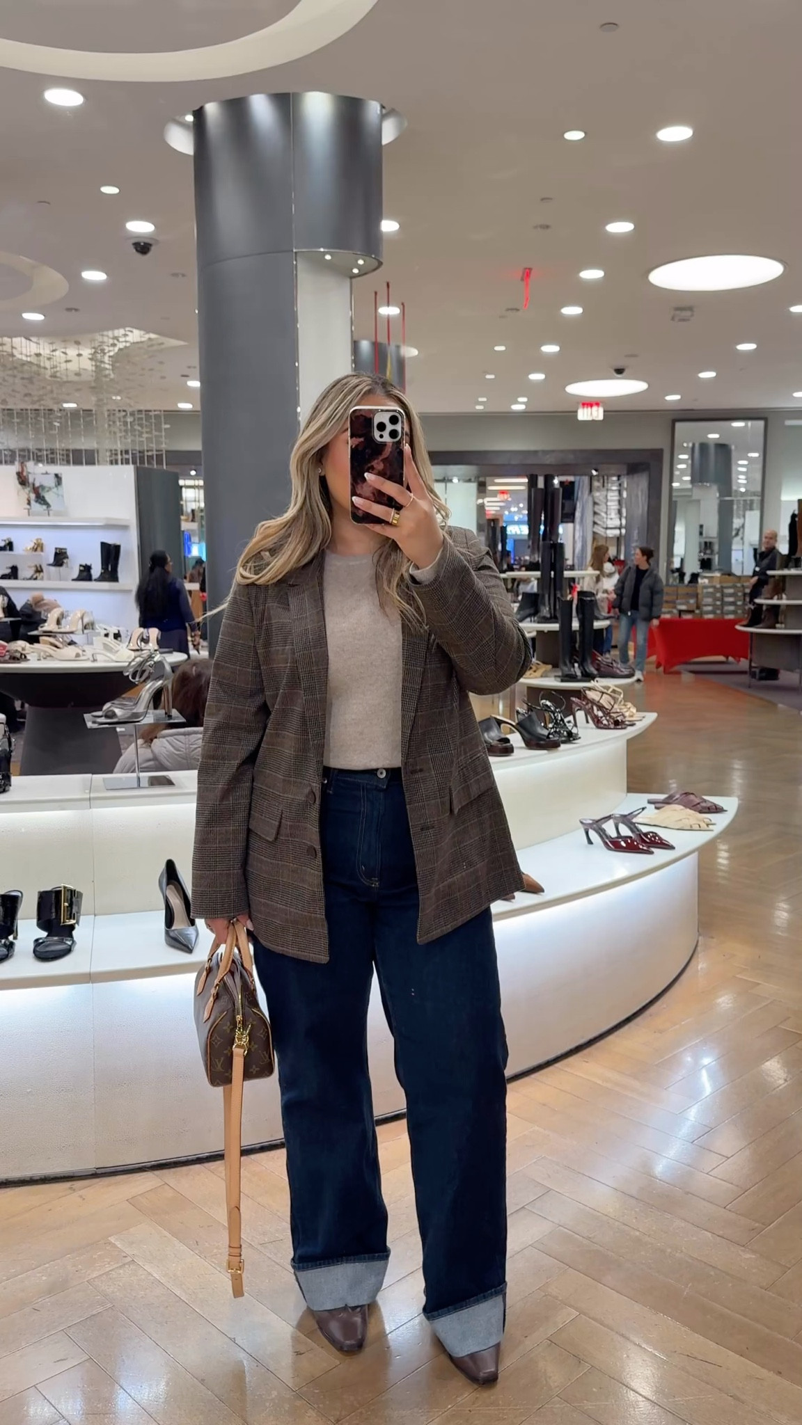 Yesterday’s outfit of the day🤎



#LTKSeasonal #LTKHoliday #LTKMidsize