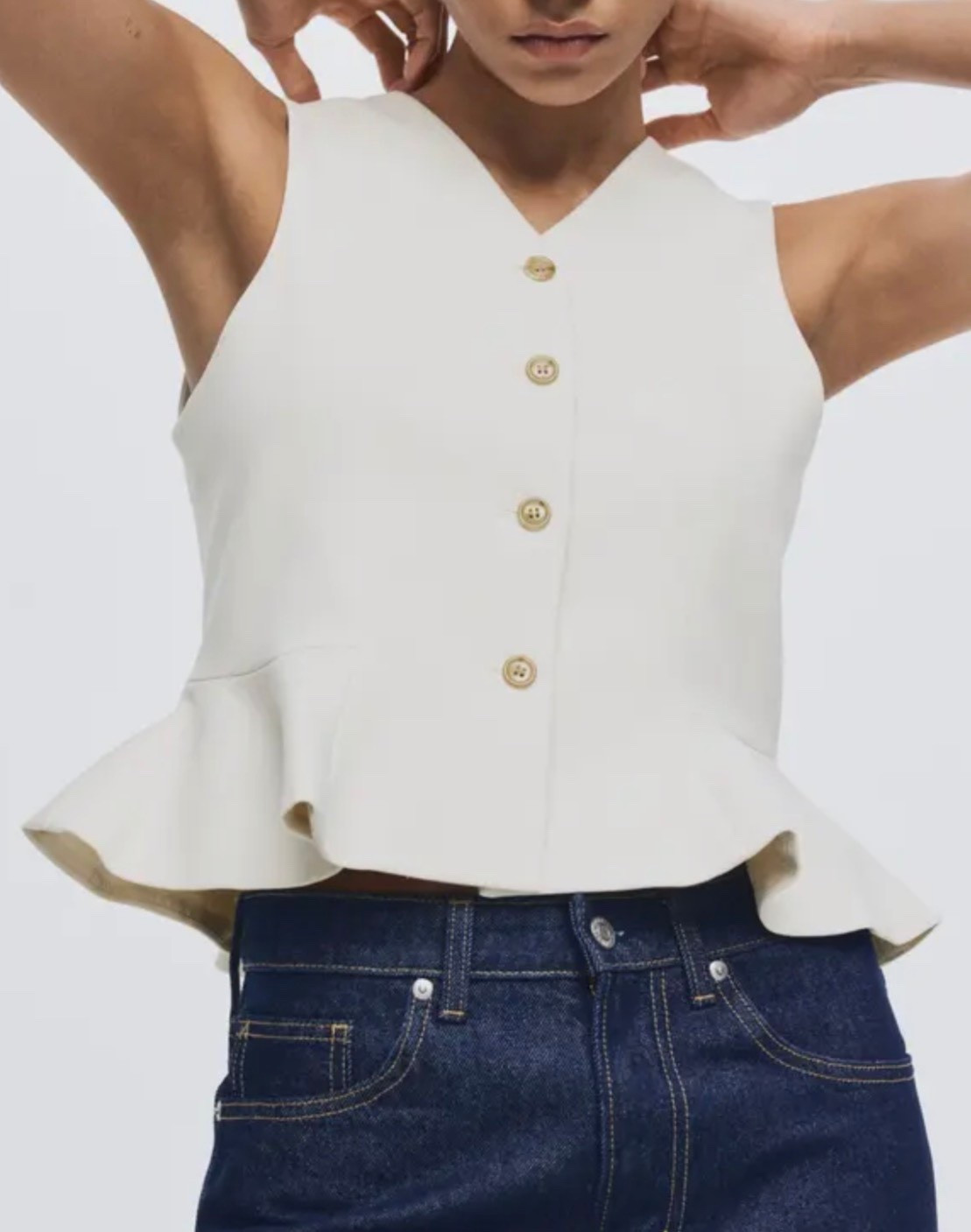 White top
Peplum top
Jeans 

#LTKSeasonal #LTKootd #LTKgrwm