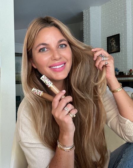 If you're searching for a luxury beauty concealer that is equal parts lightweight, crease free, full coverage and long lasting look no further. This new formula from Gucci checks all the right boxes and best of all, it comes in 40 shades so you're sure to find your ideal match.
 
#ad @guccibeauty #guccibeauty @sephora

#LTKfindsunder50 #LTKfindsunder100 #LTKbeauty