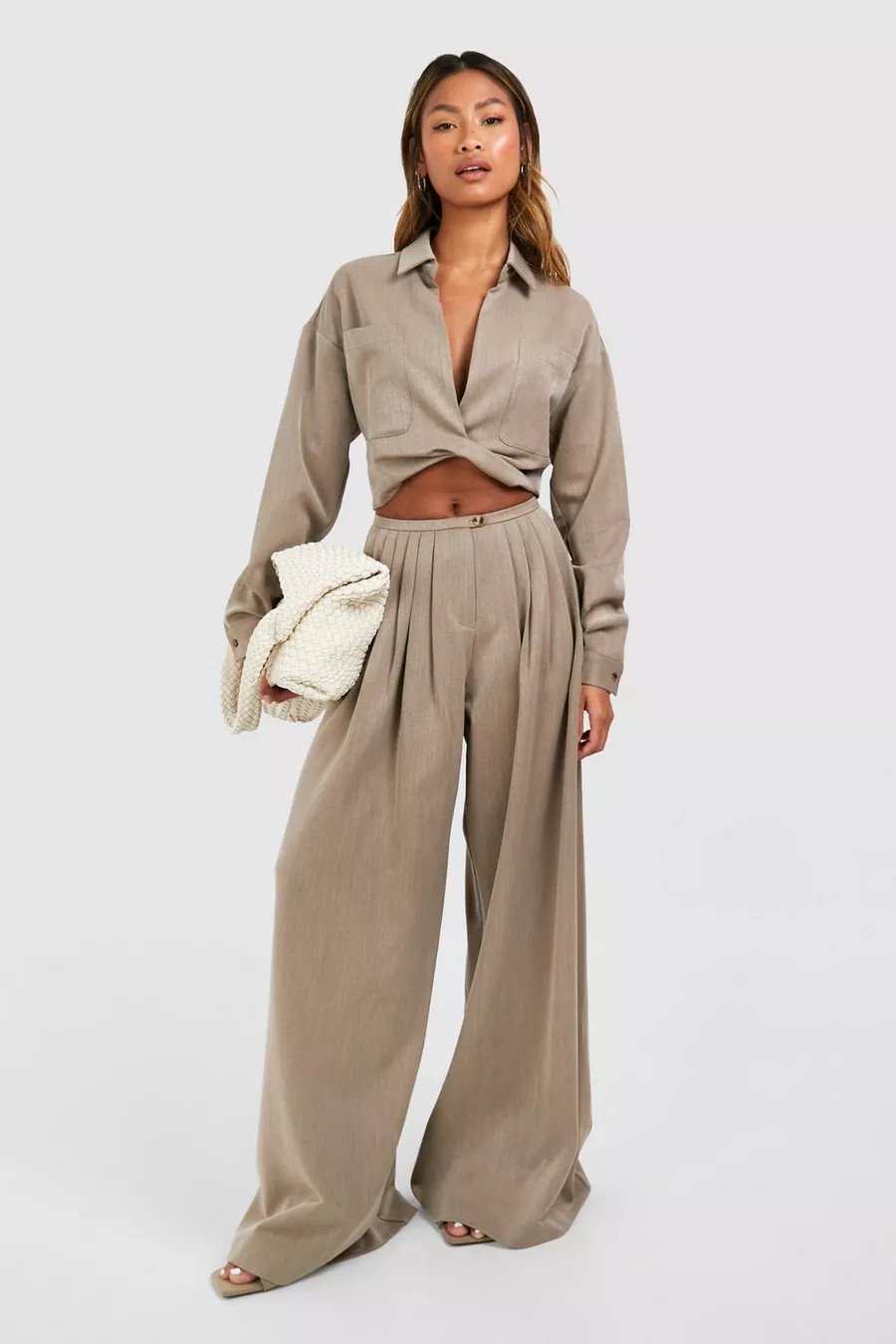 Linen Look Low Rise Extreme Wide Leg Pleated Pants | boohoo (US & Canada)