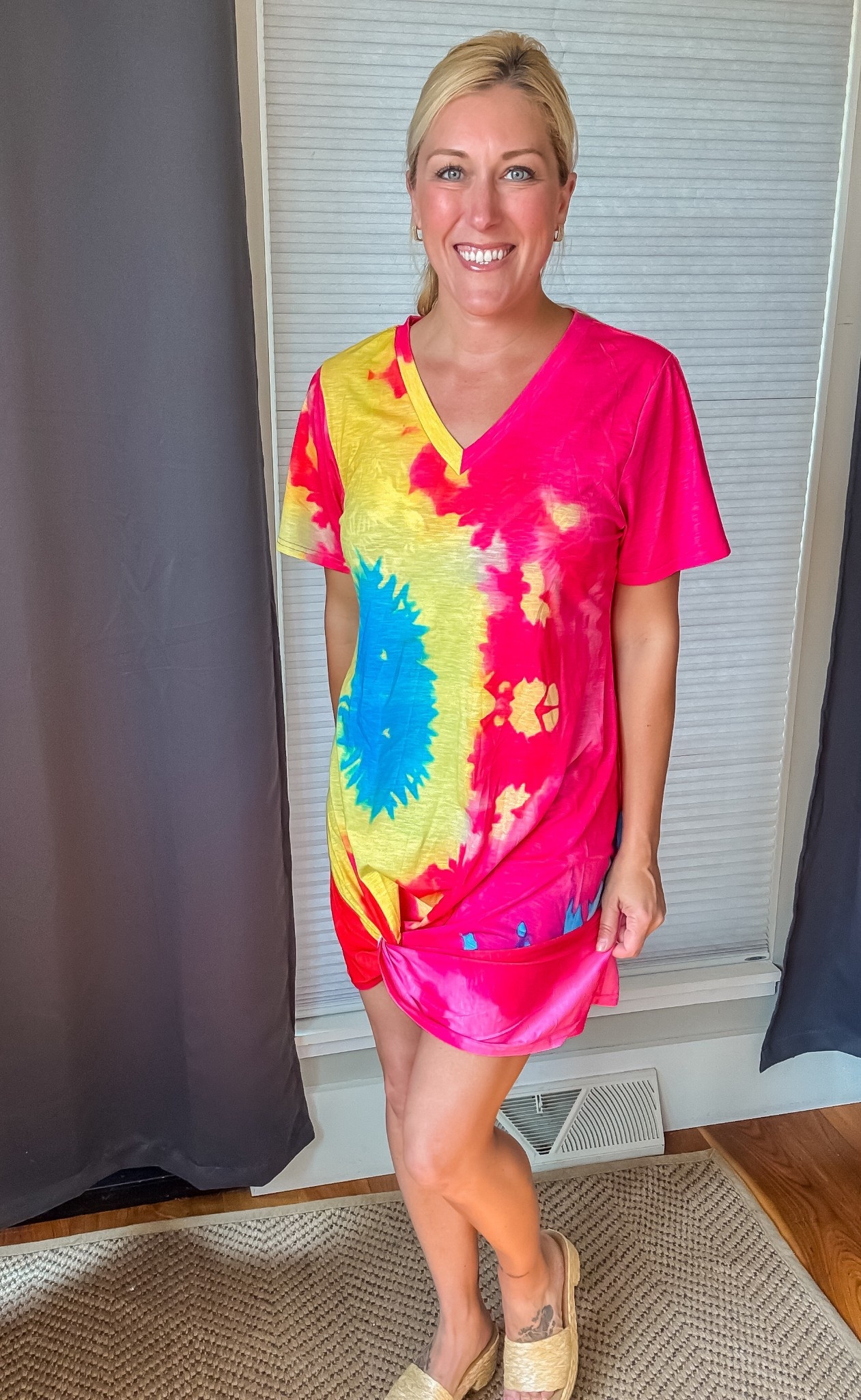 ☀️ The vibrant tie-dye pattern of this swim video + the flattering v-neck + the cute twist-front detail = a beach day winner! Lightweight, breathable, and fast-drying, it’s perfect.

#BeachVibes #SwimStyle #Summer