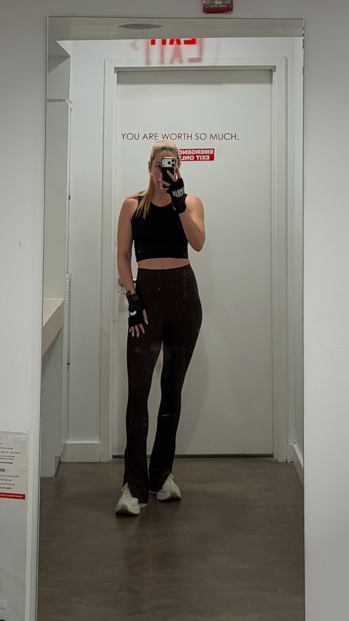 BEST ACTIVEWEAR LEGGINGS

I SWEAR BY CARBON 38. Why? The craftsmanship and fabric they use will outlast the apocalypse. I’ve had this set for over two years and I’ve had some from their same in-house line that are nearly a decade old. 

The melt collection feels like literal butter on your body and gives you that naked feeling with the support you need. Think your Define leggings but infinitely better.

I wear a size XS and take a size 4 bottoms in Lululemon.

#LTKfitnessgoals #LTKActive