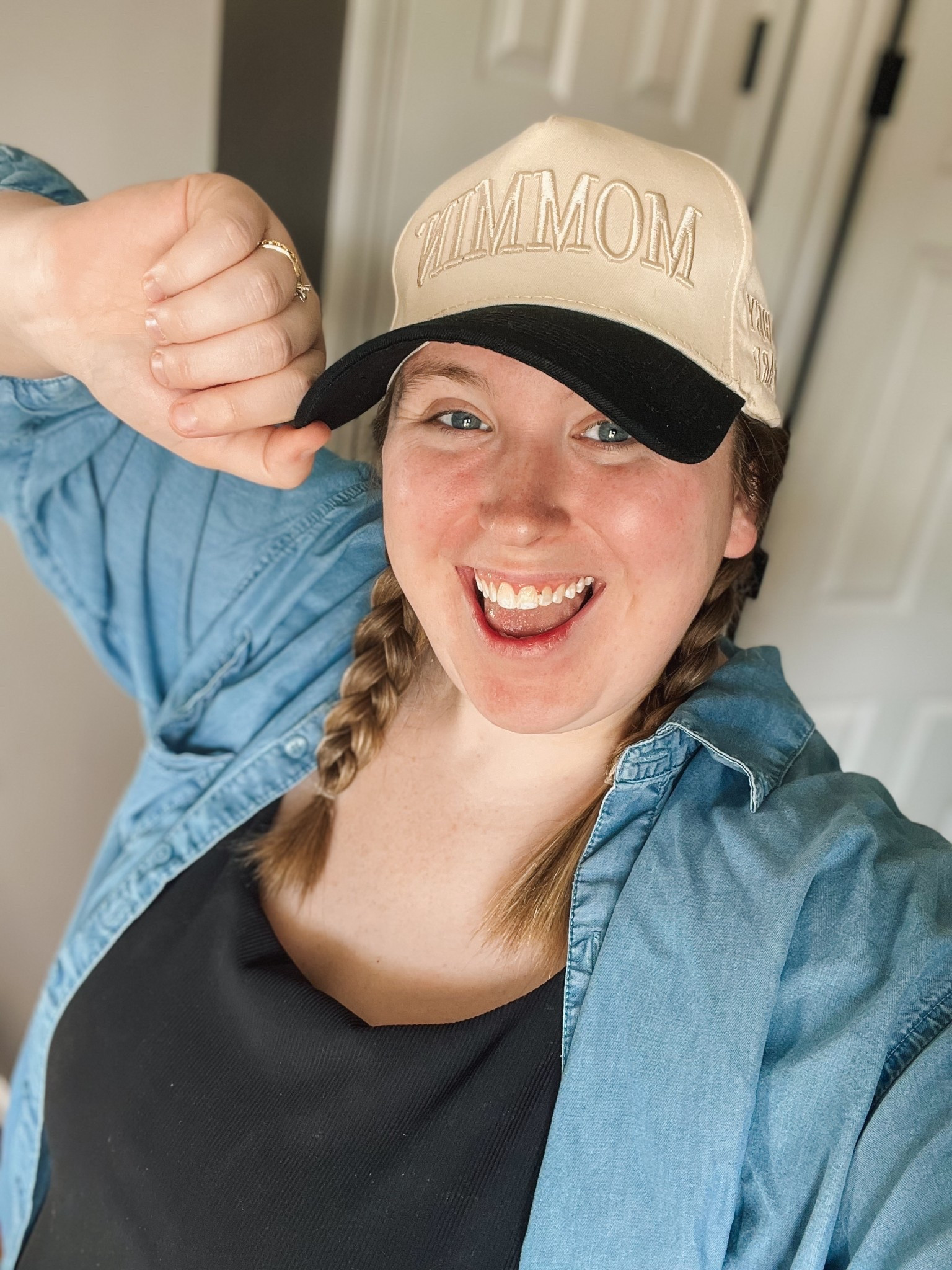 Just out here MOMMIN’ ! This hat is a must for all my fellow mamas—cute, comfy, and perfect for those busy days! 🤍

#Mommin #MomLife #LTKFamily #LTKFinds

#LTKFamily #LTKKids