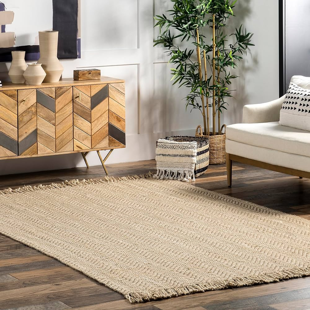nuLOOM Don Chevron Jute Tasseled Area Rug, 4' x 6', Natural, Rectangular, 0.35" Thick | Amazon (US)
